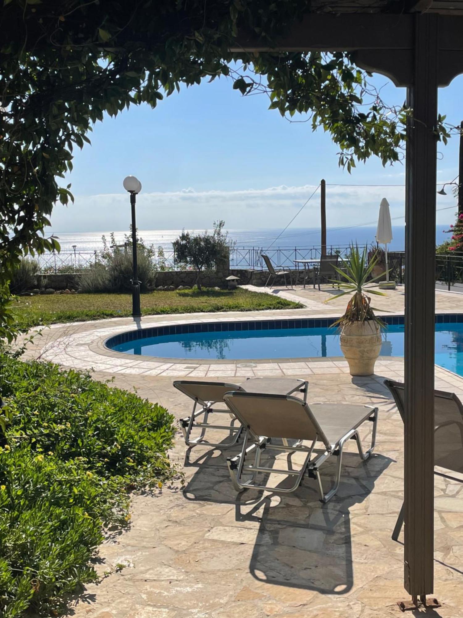 Villa Eleni *