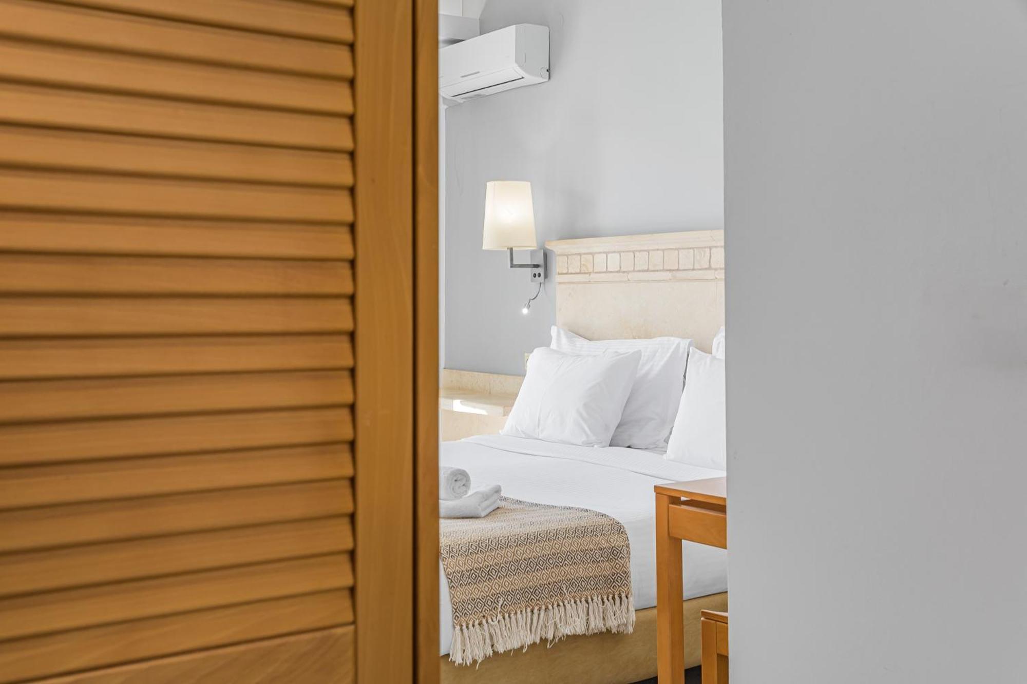 Glaros Hotel 4*