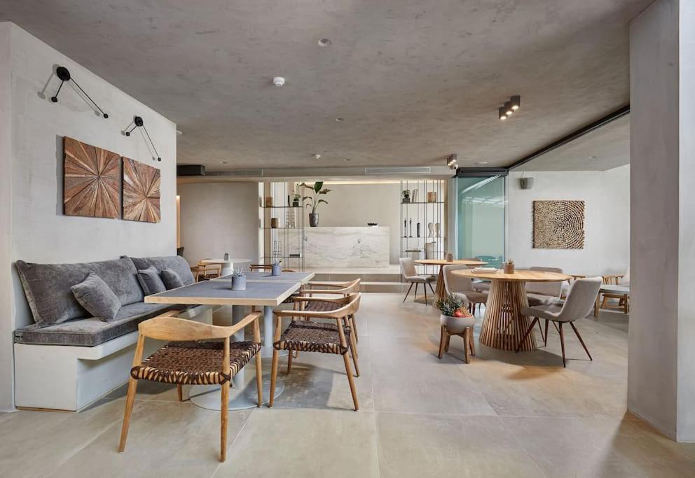 Cw Riviera Apartment