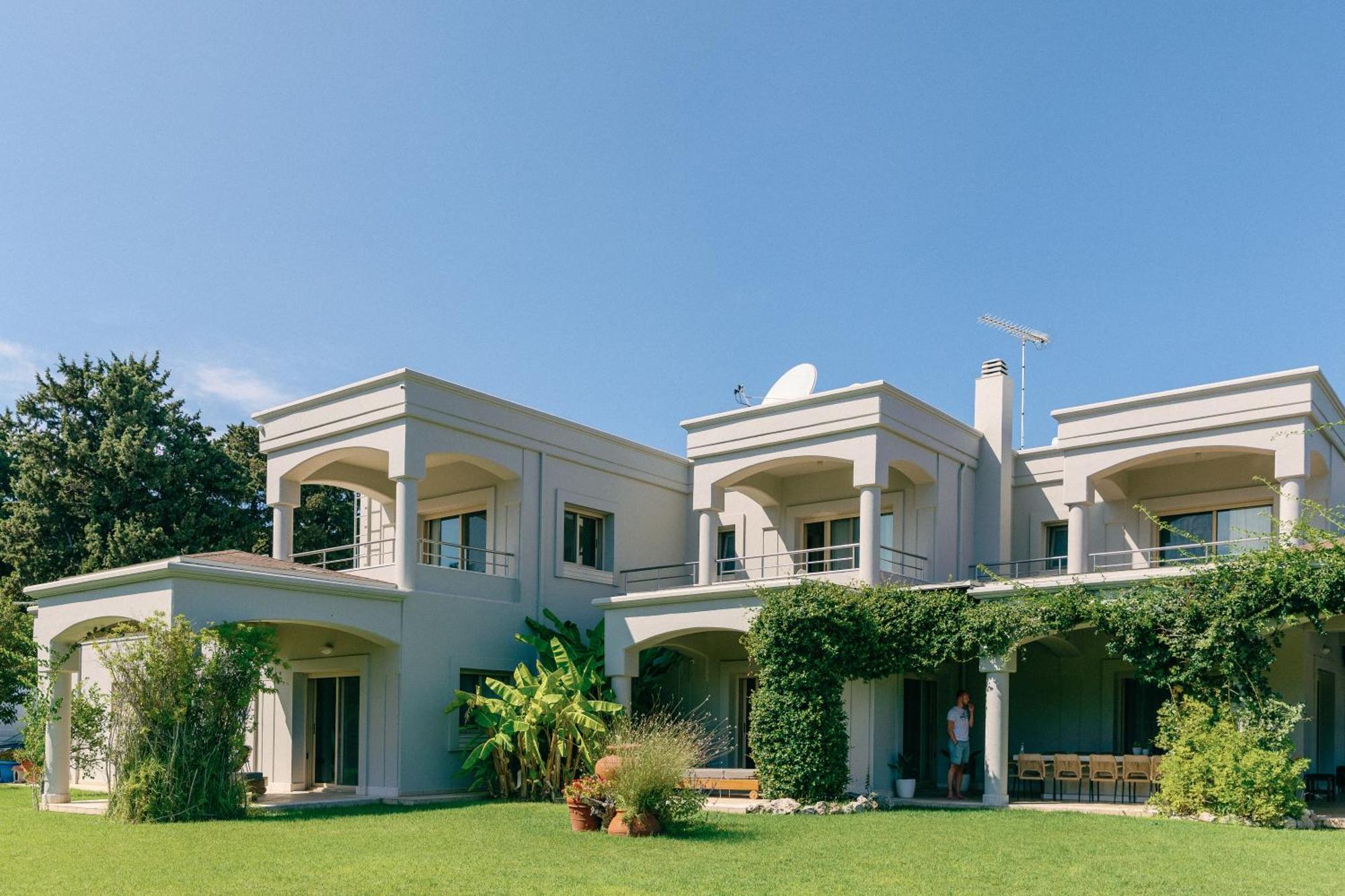 Blu Luxury Villa *
