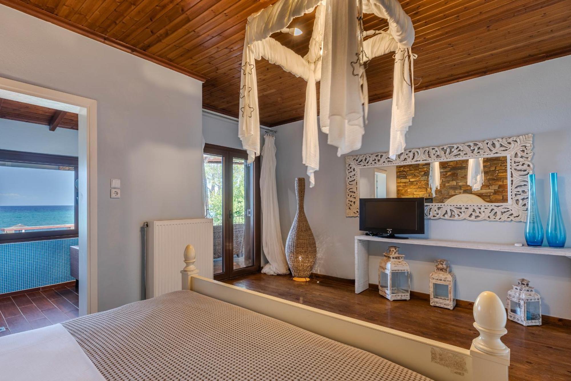 Efharis Beachfront Villa Platamonas