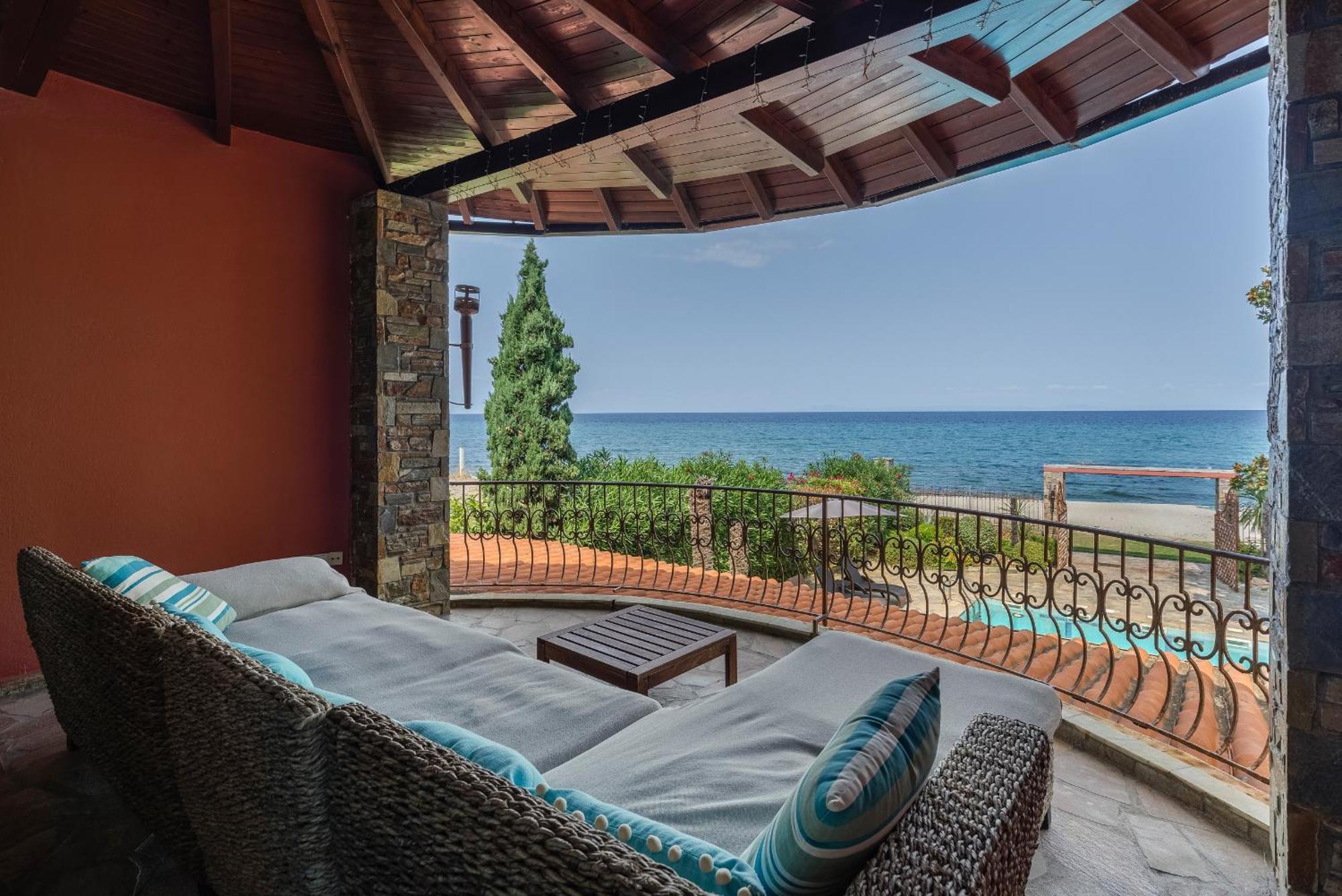Villa Efharis Beachfront *