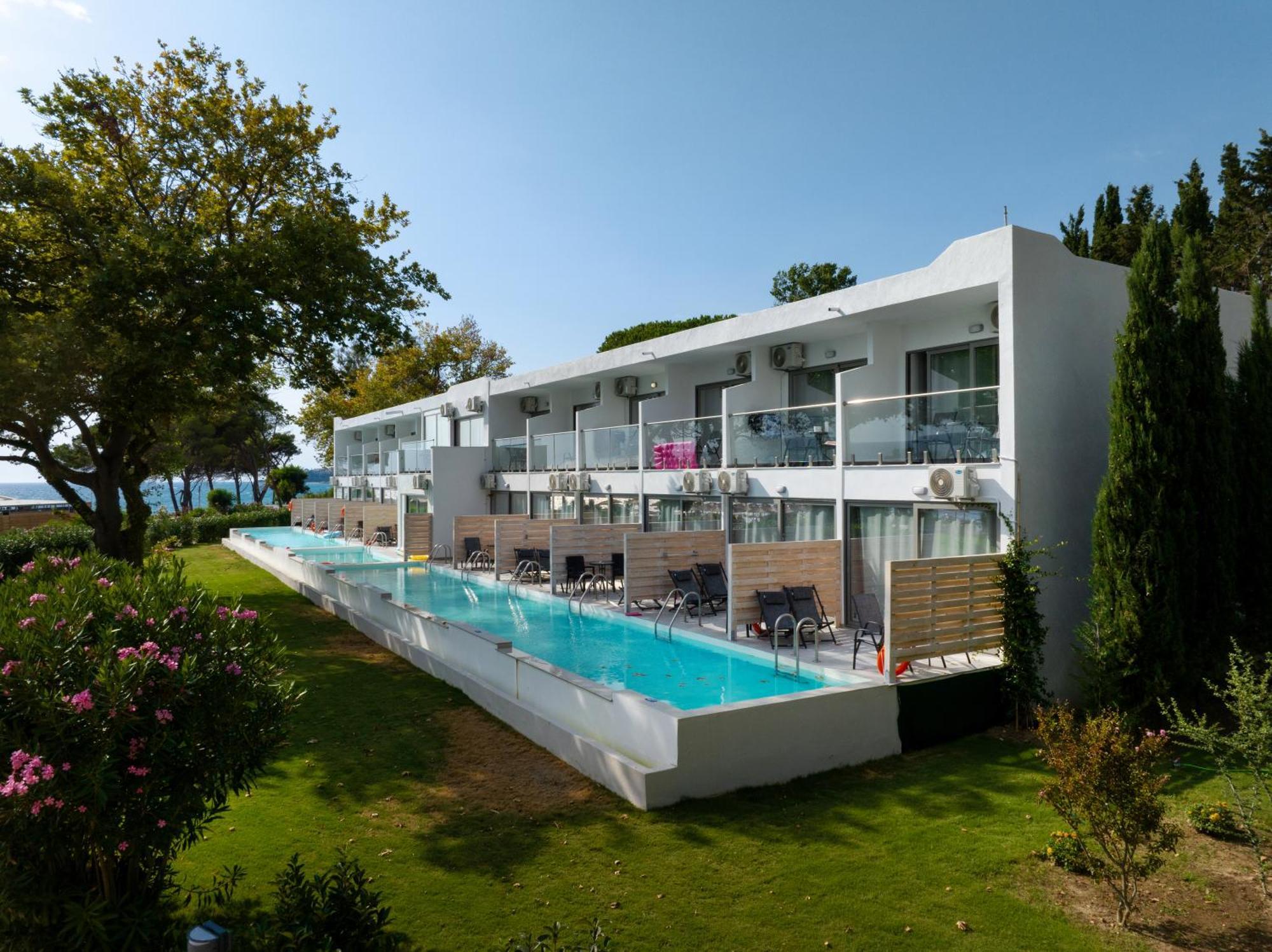 Hotel Ninos Grand 4*