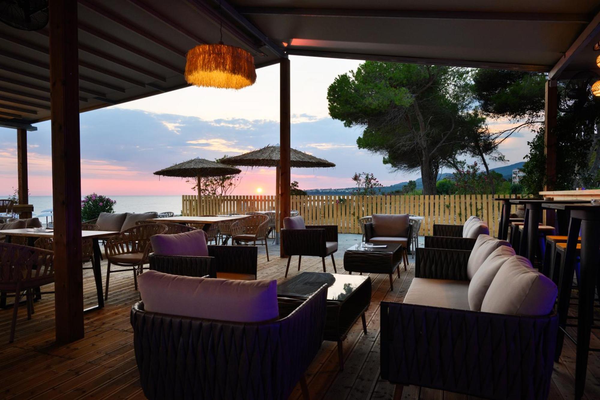 Hotel Ninos Grand Kastrosikia