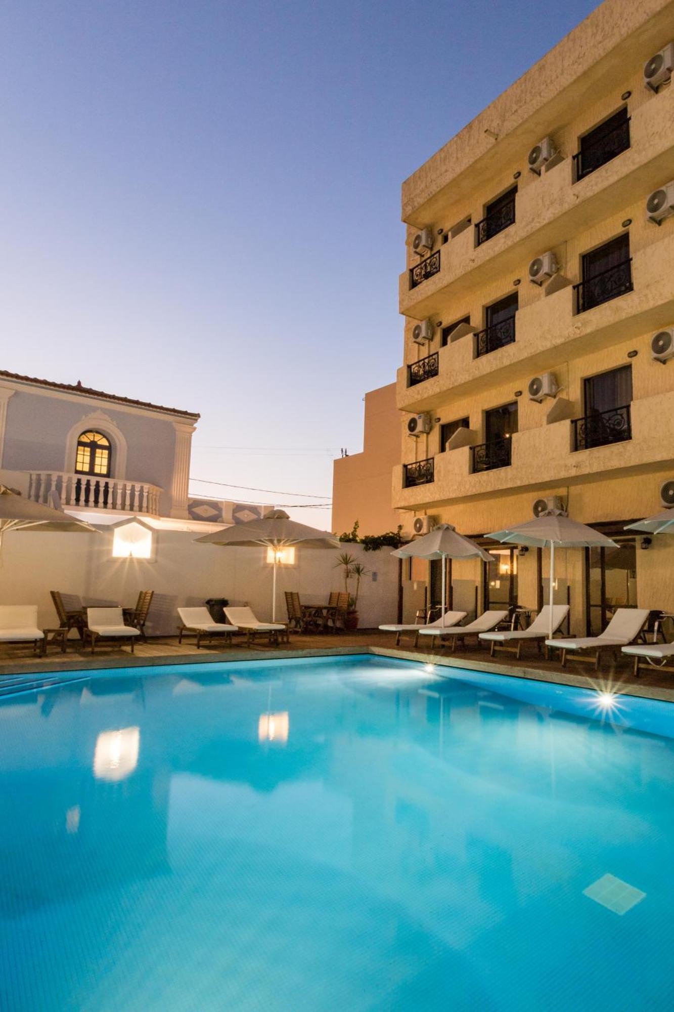 Atlantis Hotel 2*
