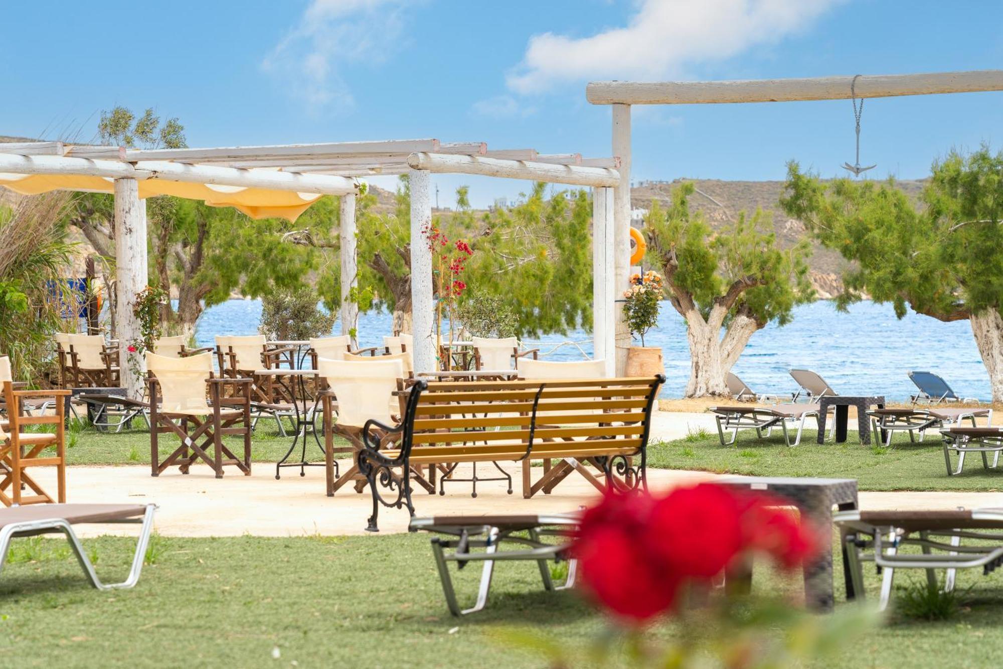 Alexandros By The - Serifos Guest house Livadakia