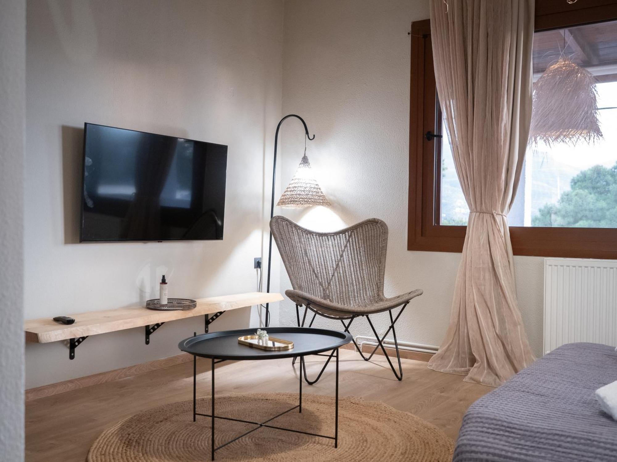 Seaview - Poros Relaxing Beachfront Flat Apartment *