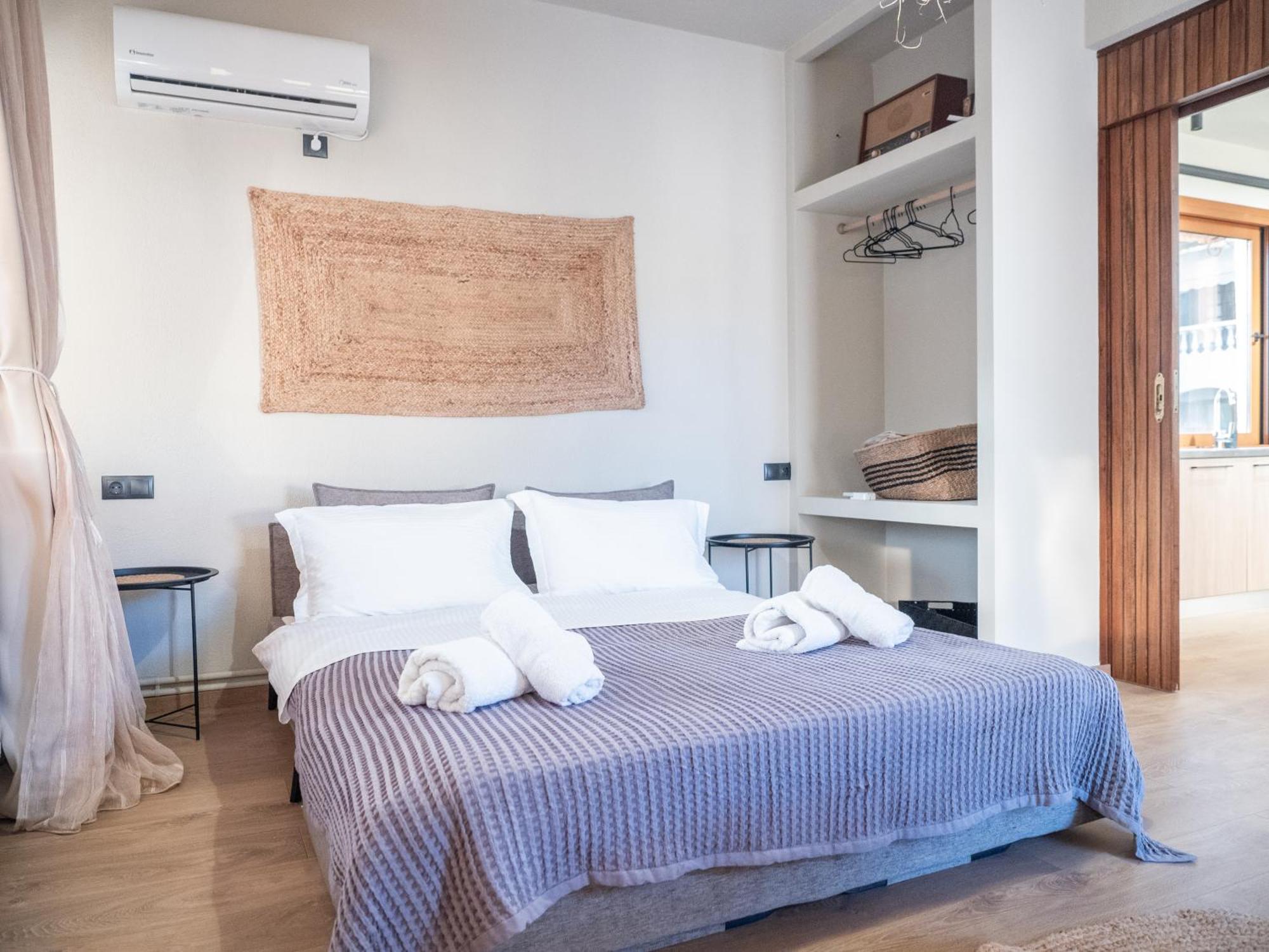 Apartment Seaview - Poros Relaxing Beachfront Flat
