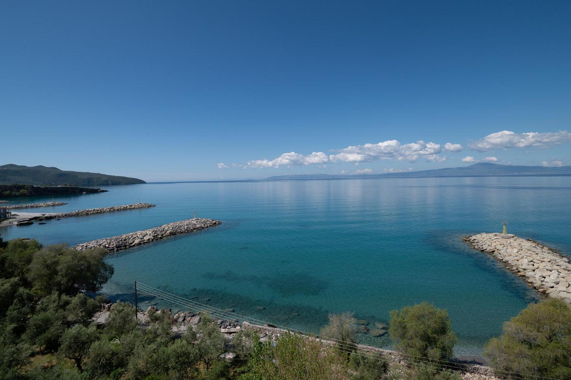 Pouletis Family - Akroyali Seaview Getaways Holiday home *