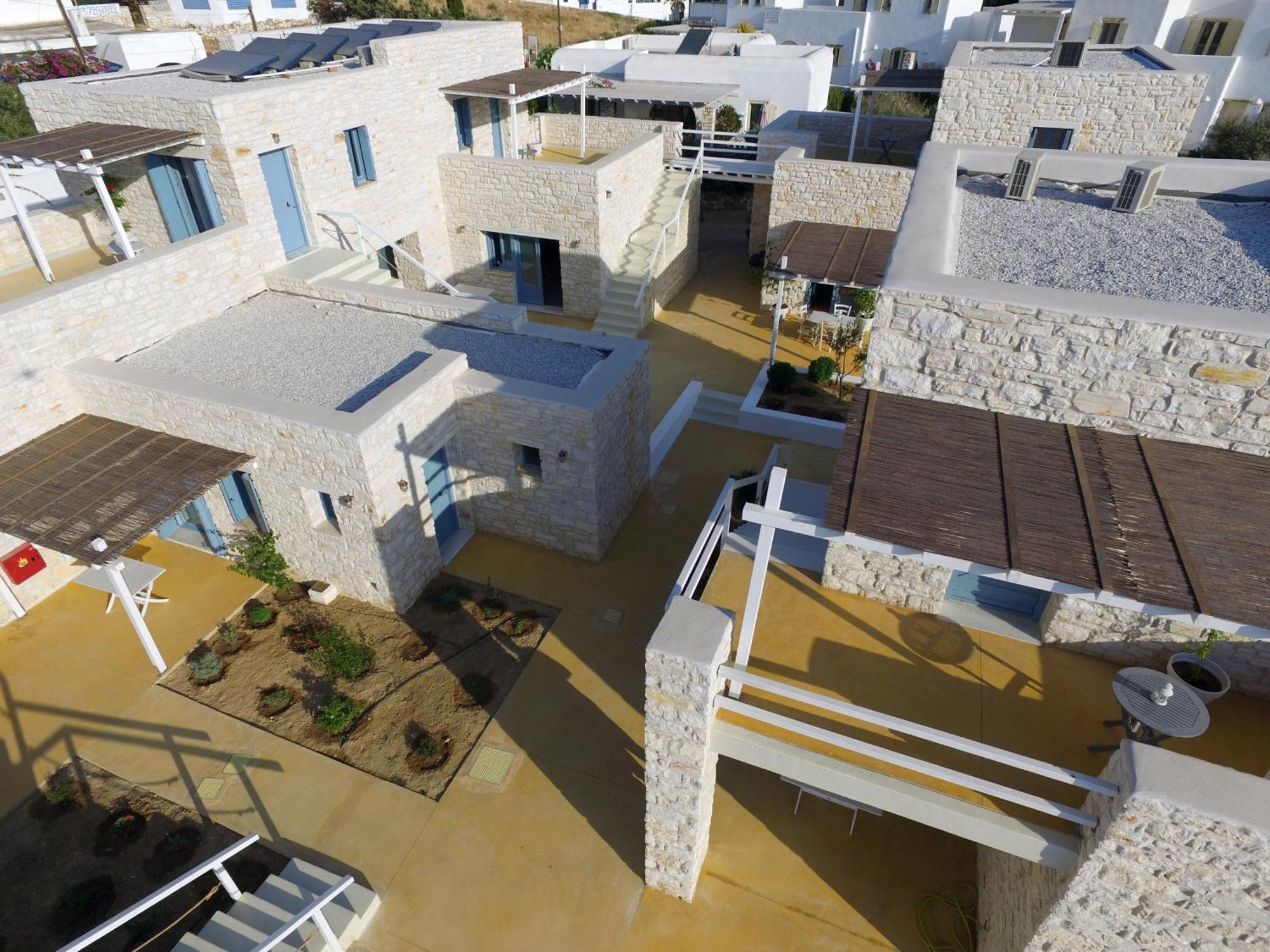 Nomads House Aparthotel Logaras