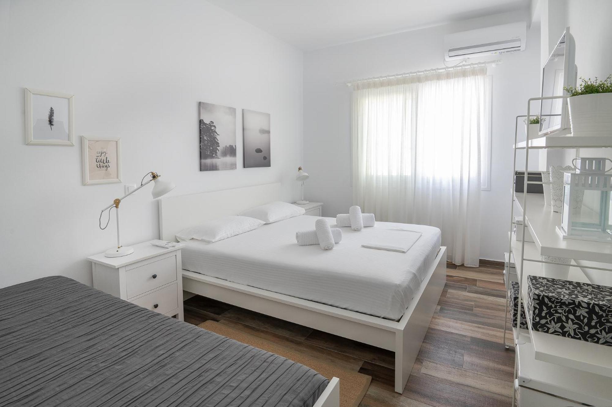 Pouletis Family - Akroyali Seaview Getaways Holiday home