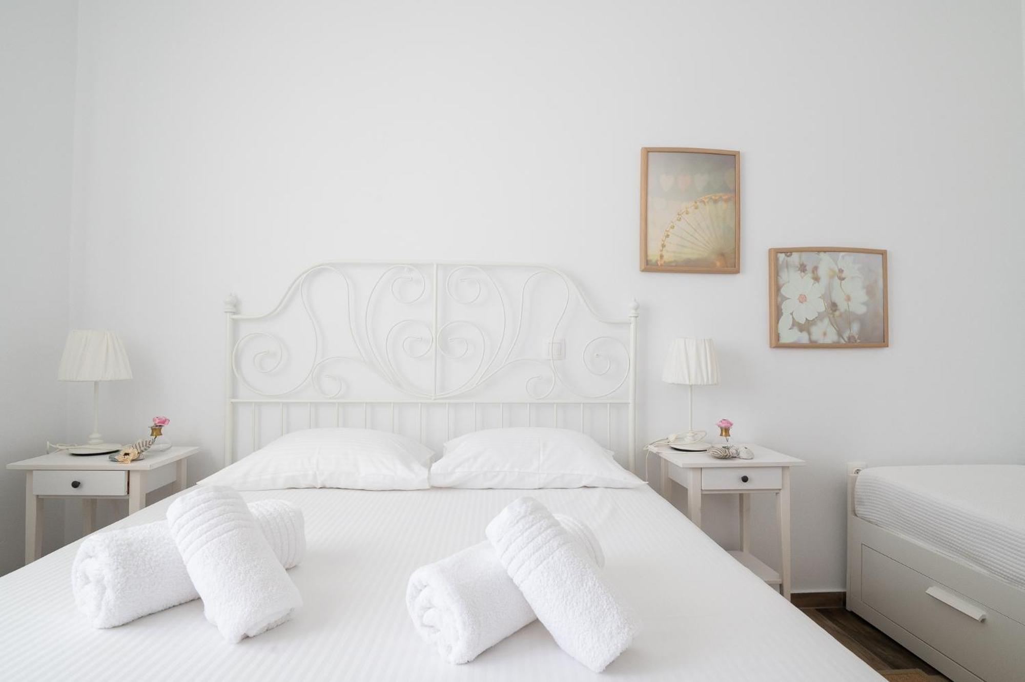 Pouletis Family - Akroyali Seaview Getaways Holiday home *