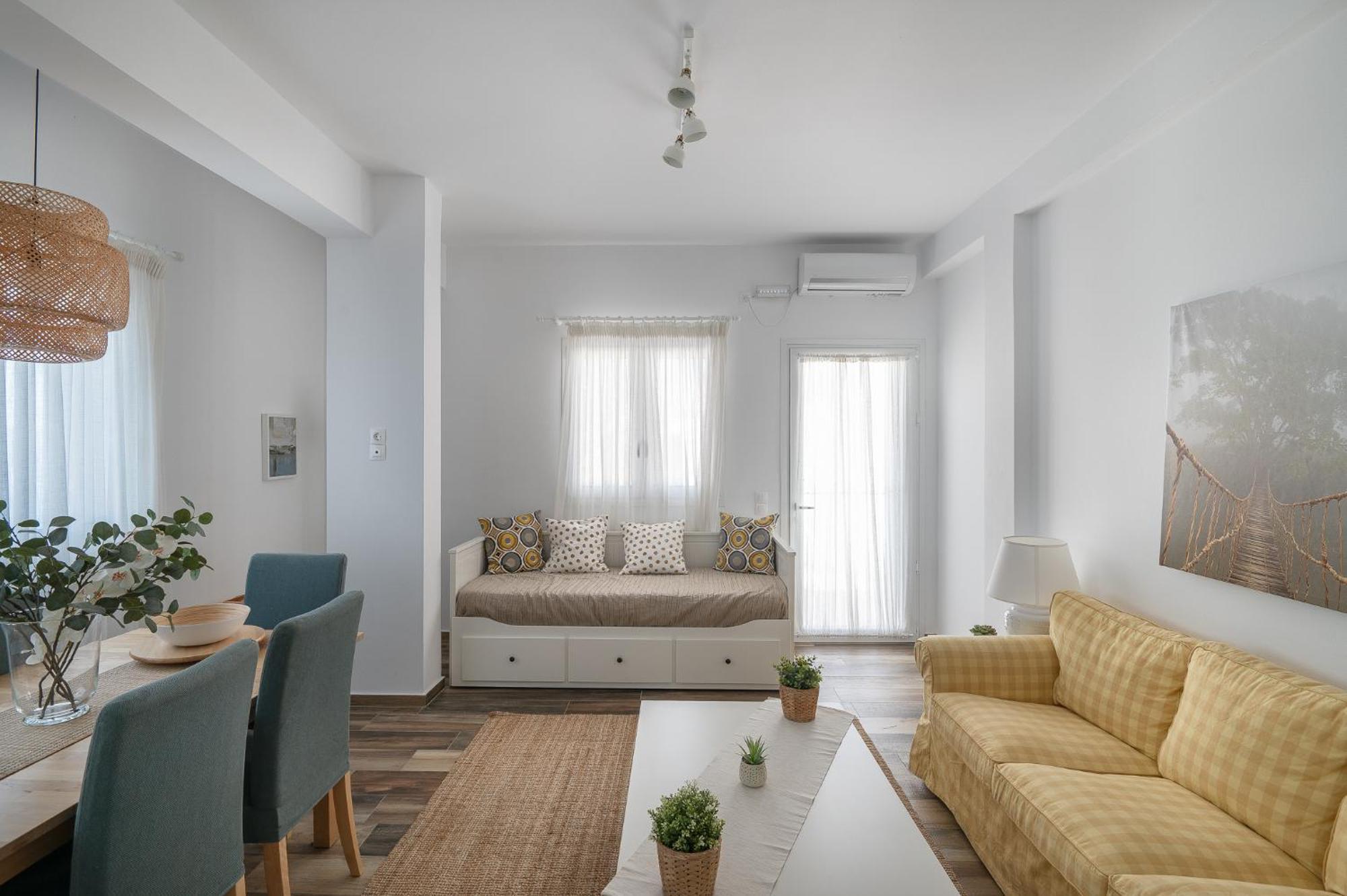 Pouletis Family - Akroyali Seaview Getaways * Kalamata