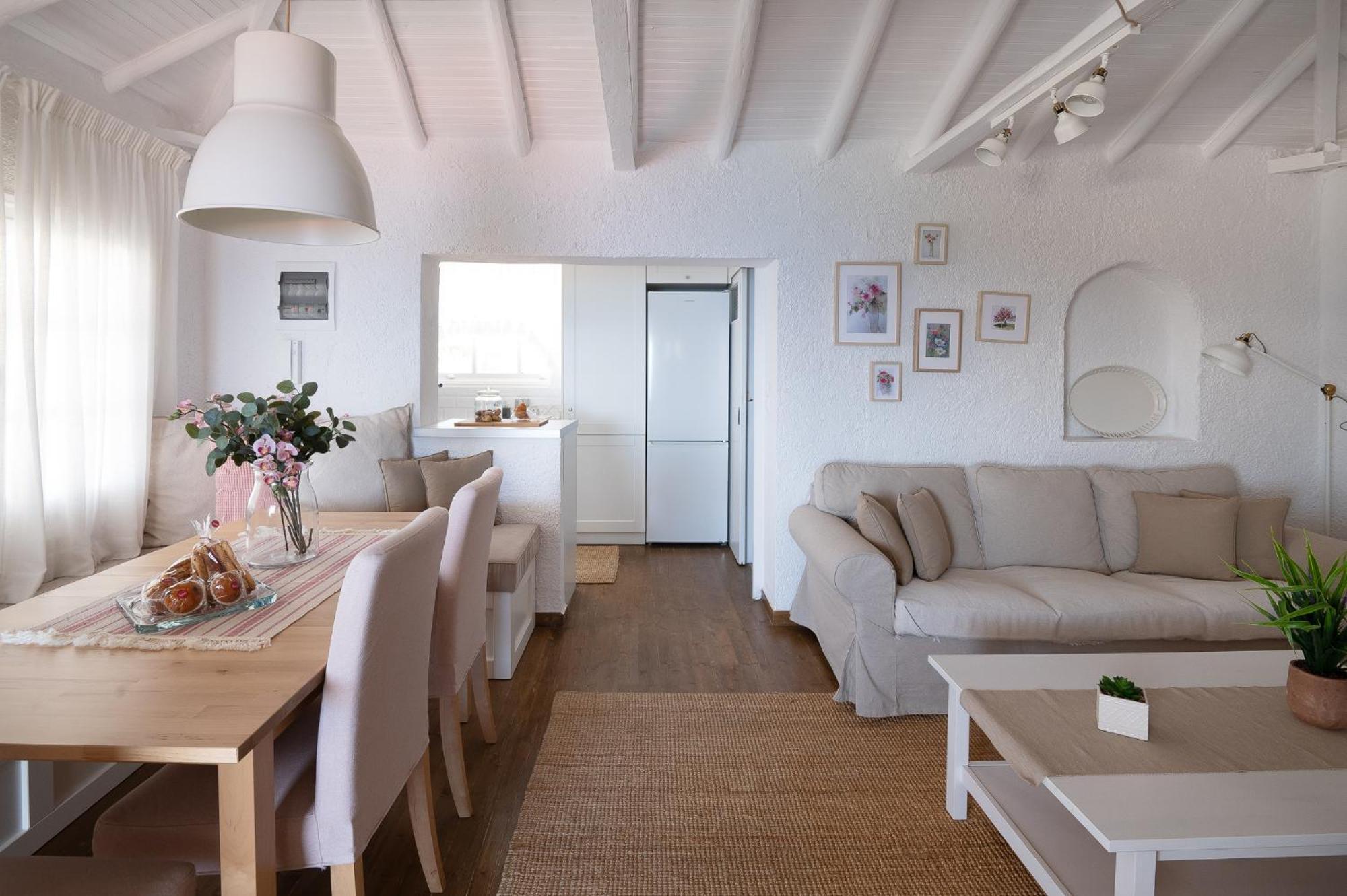 Pouletis Family - Akroyali Seaview Getaways Kalamata