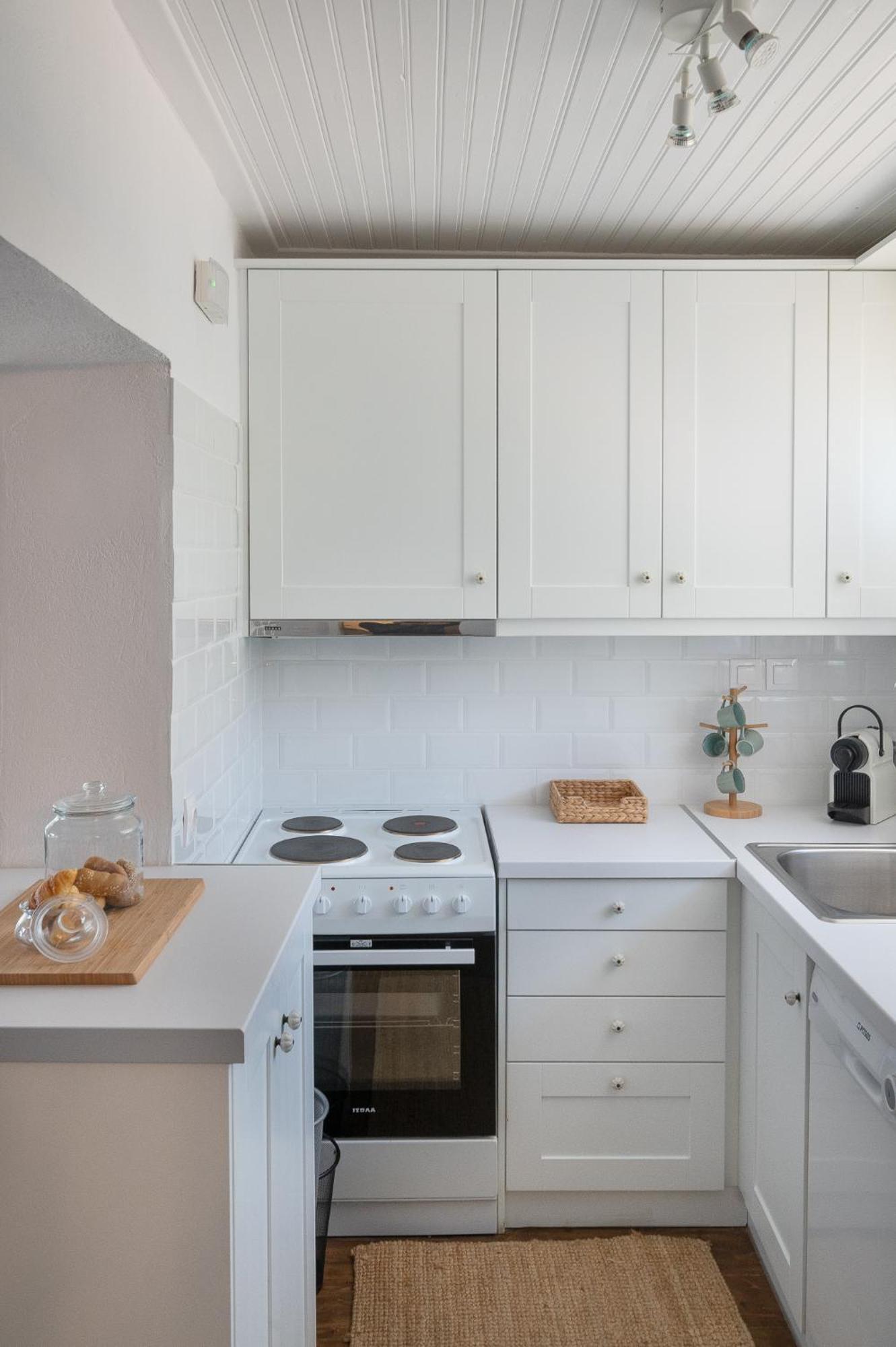 Pouletis Family - Akroyali Seaview Getaways Holiday home