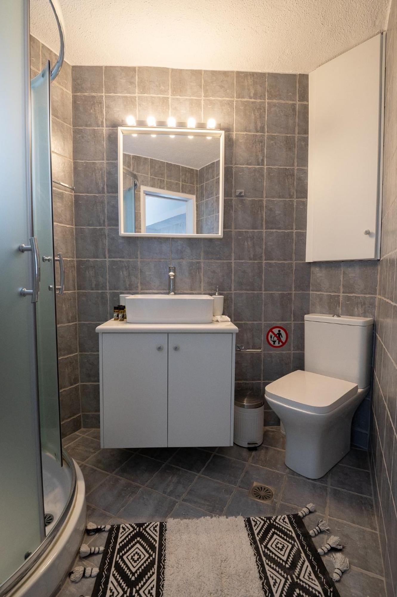 Pouletis Family - Akroyali Seaview Getaways Holiday home