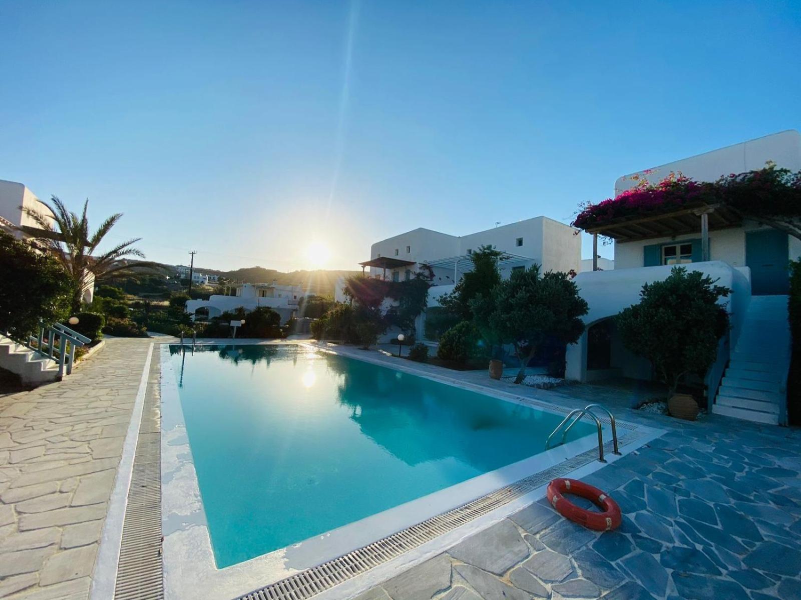 Apartment Mykonian Style W Shared Pool & Nighttime Security Guard