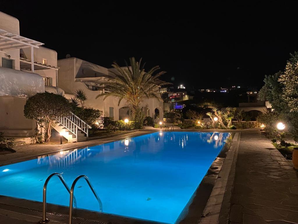 Mykonian Style W Shared Pool & Nighttime Security Guard *