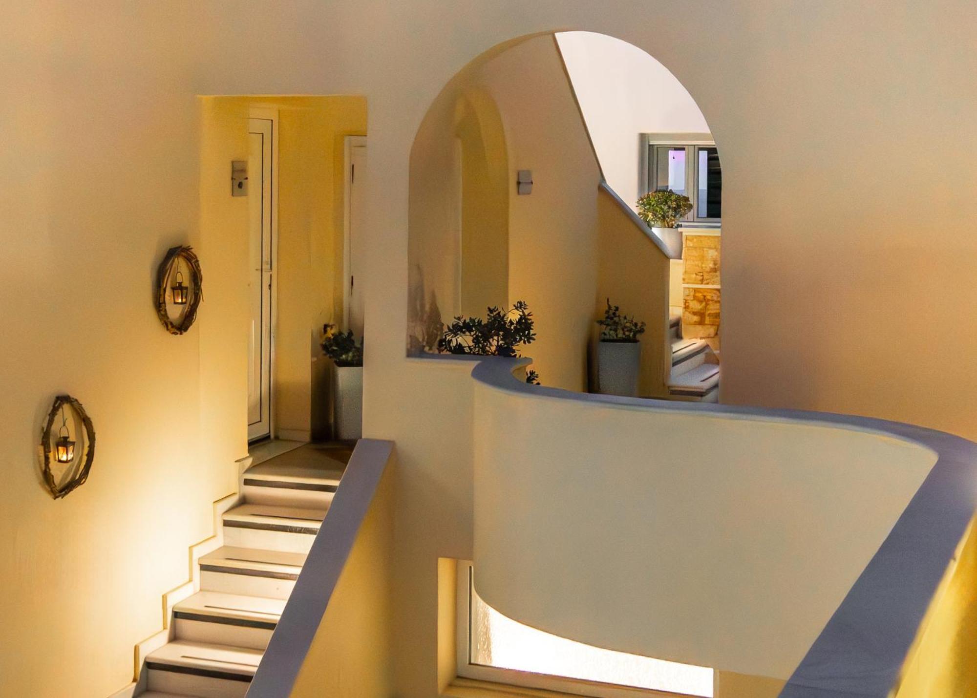 Reverie Santorini Aparthotel 3*