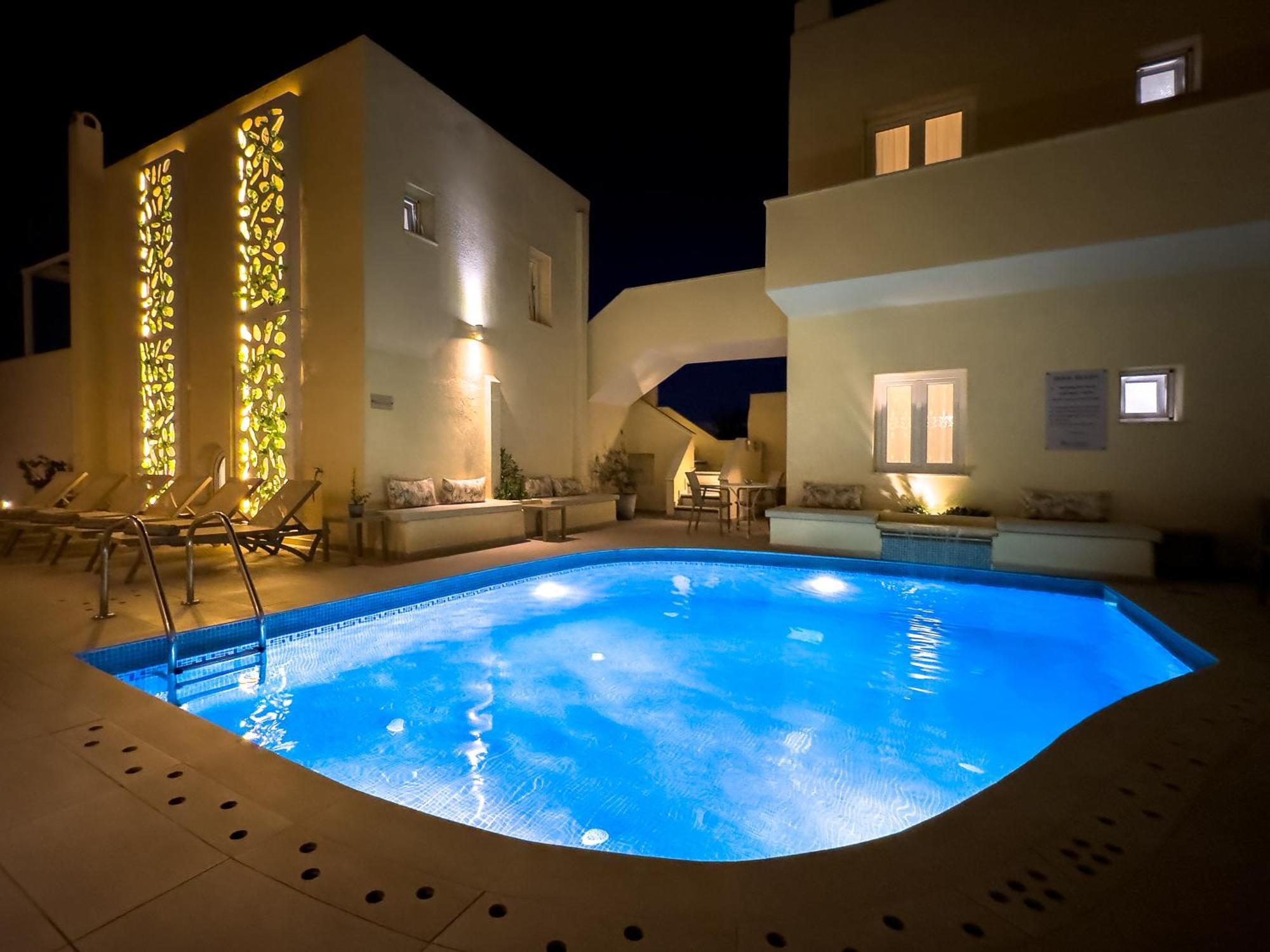 Aparthotel Reverie Santorini 3*