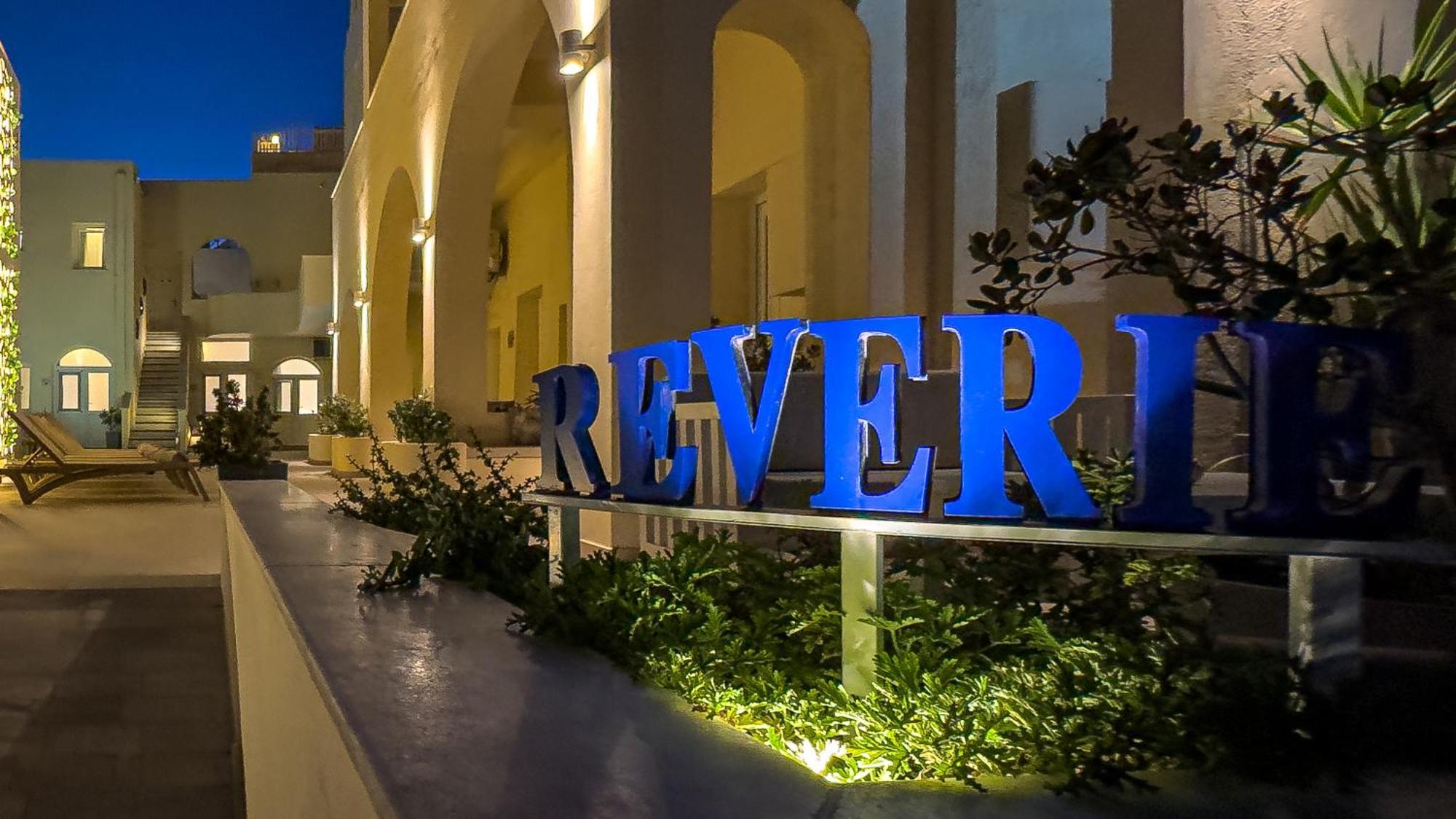 Reverie Santorini 3* Firostefani
