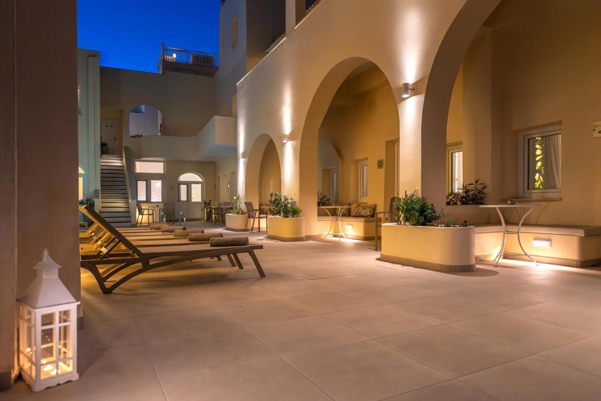 Reverie Santorini Aparthotel Firostefani