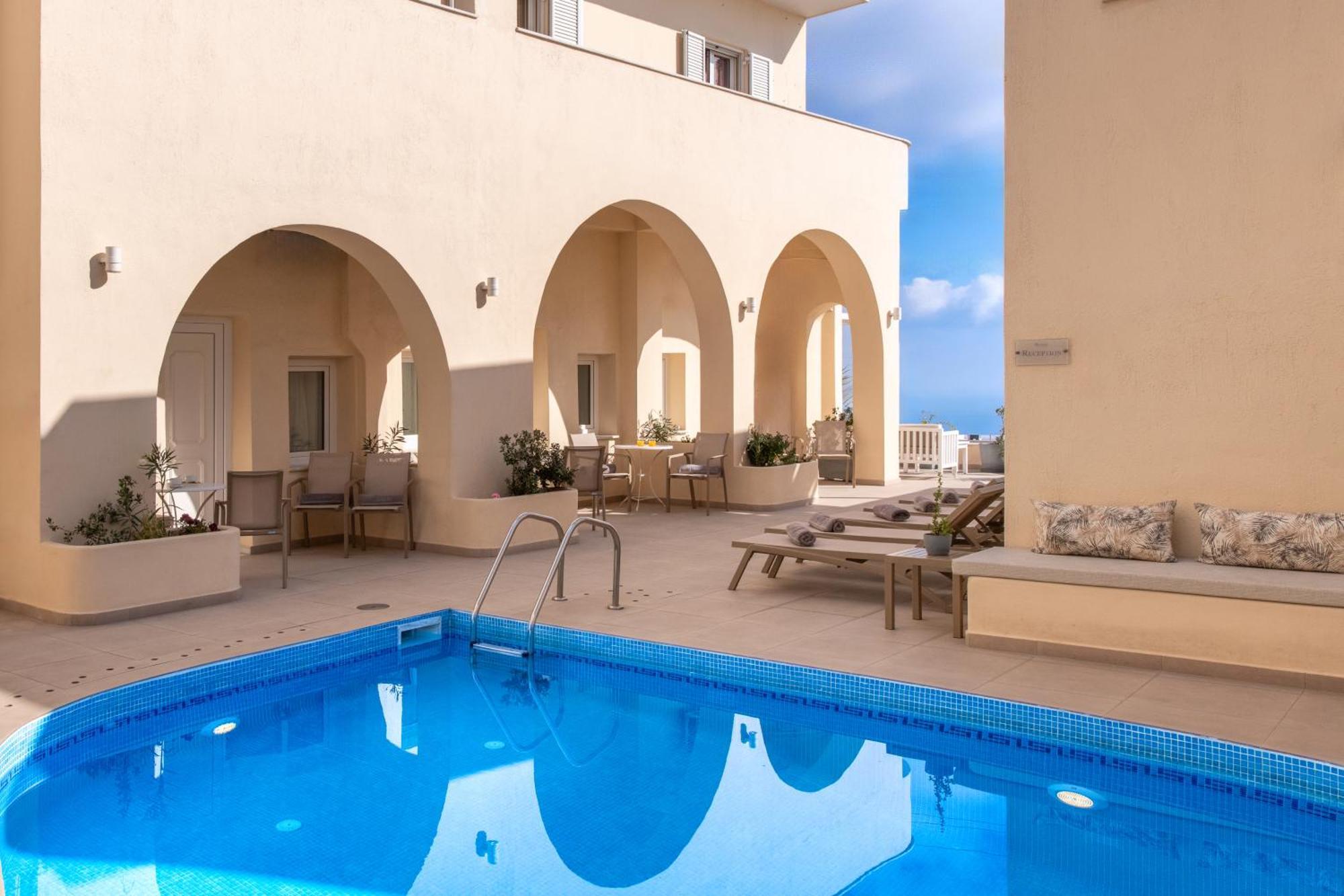 Reverie Santorini 3*