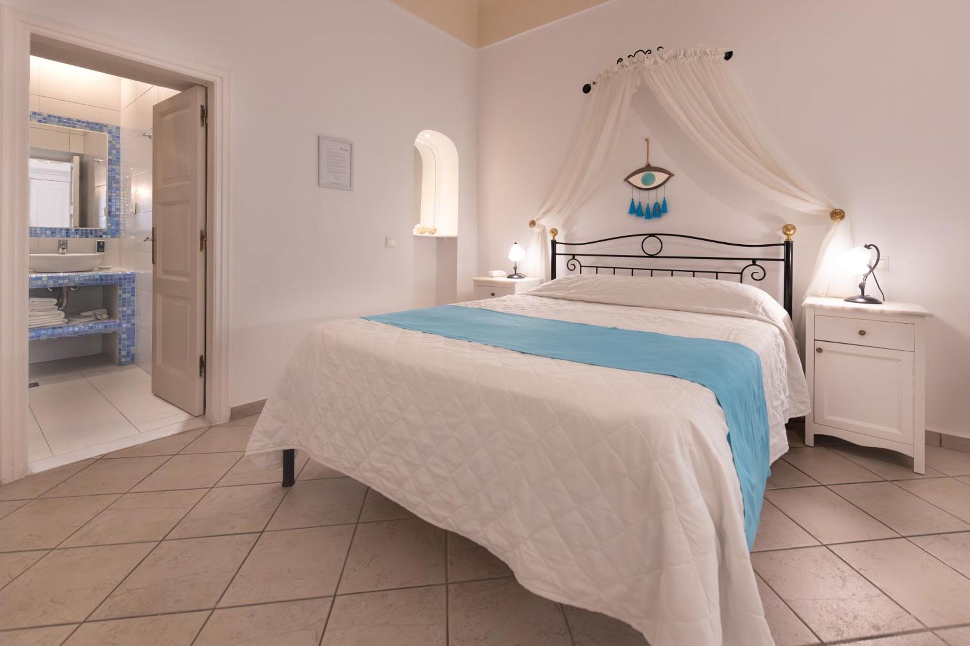 Reverie Santorini 3*