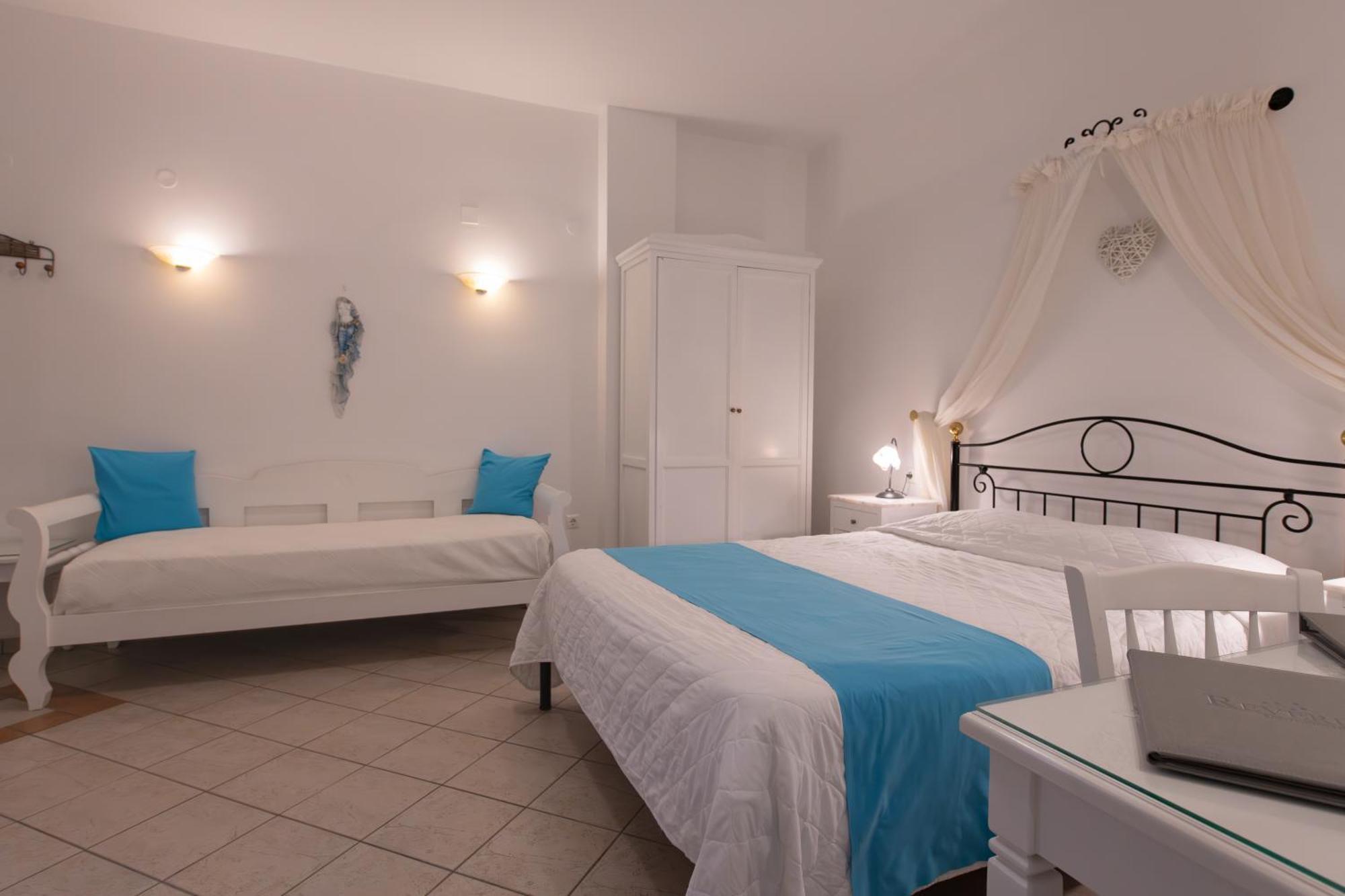 Reverie Santorini 3*