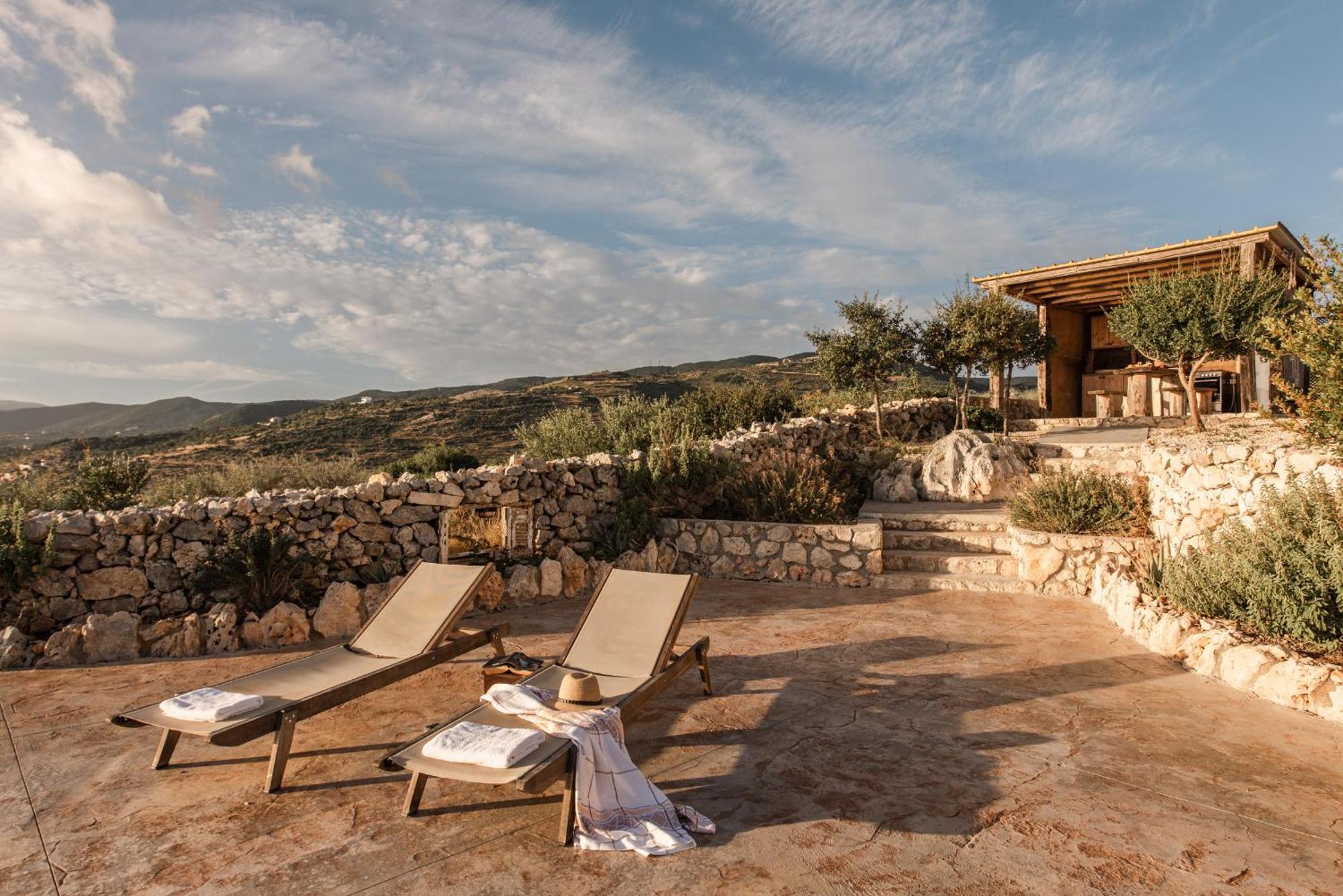 Anemomilos Villa *