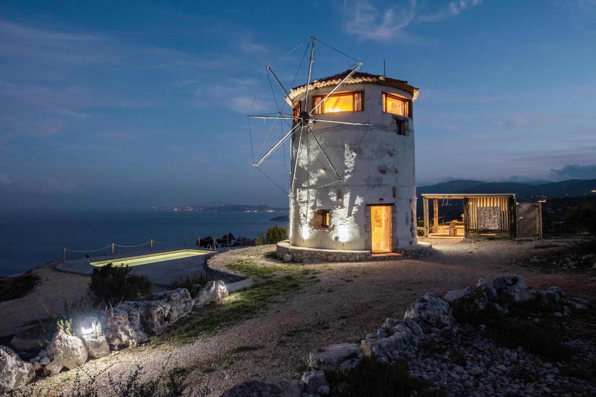 Anemomilos Villa *