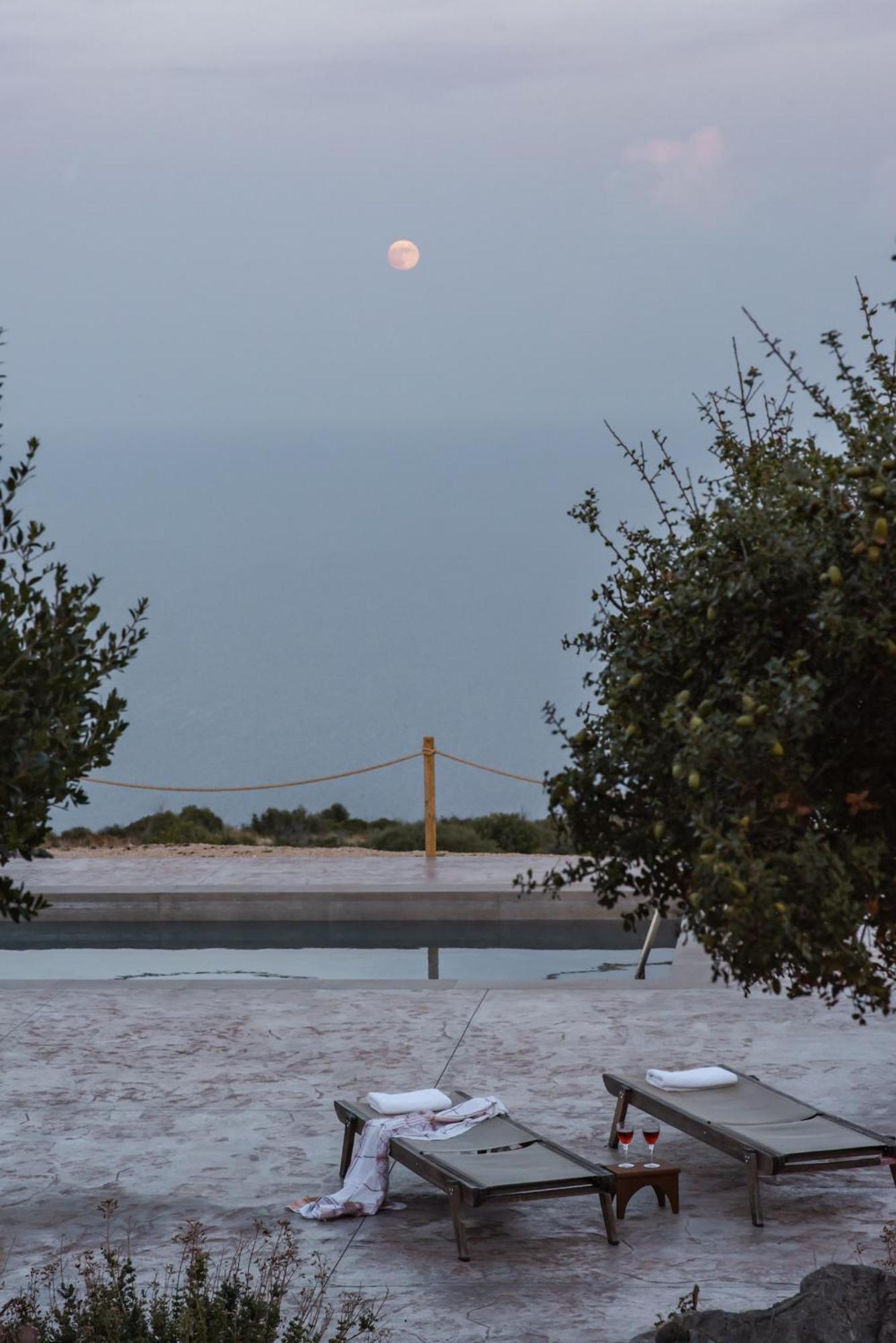 Anemomilos Villa Korithion