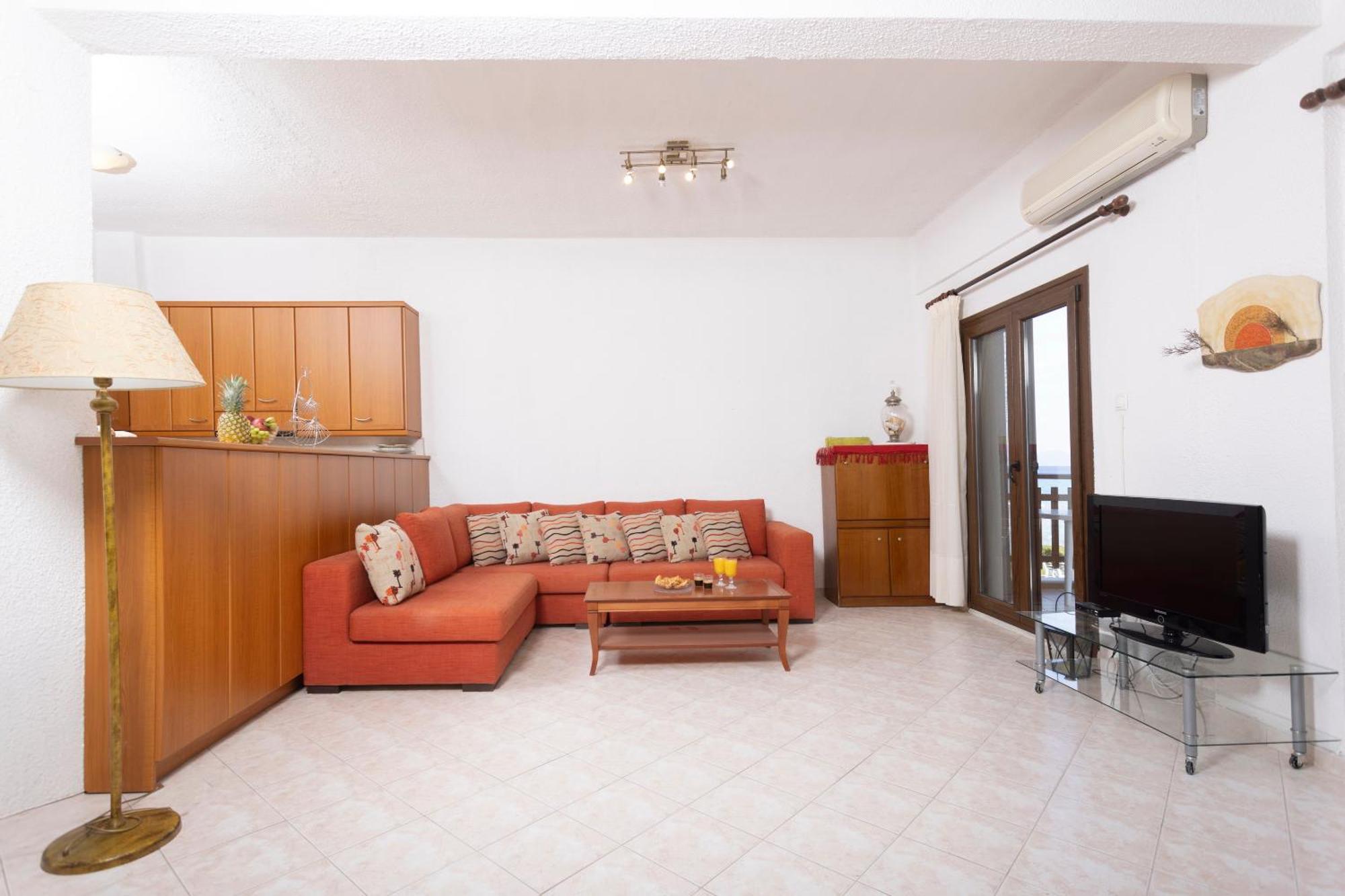 Take Me To The Sea 2 - Beachfront, Starlink Apartment *