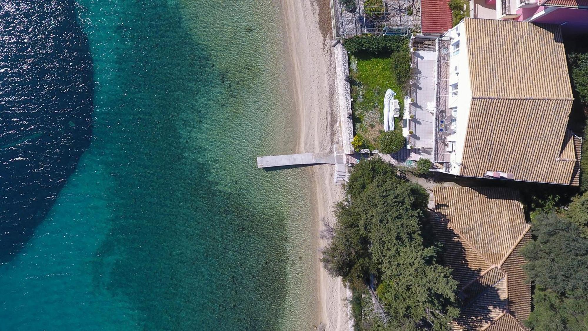 Apartment Agoritsa Beachfront With Its Own Pontoon