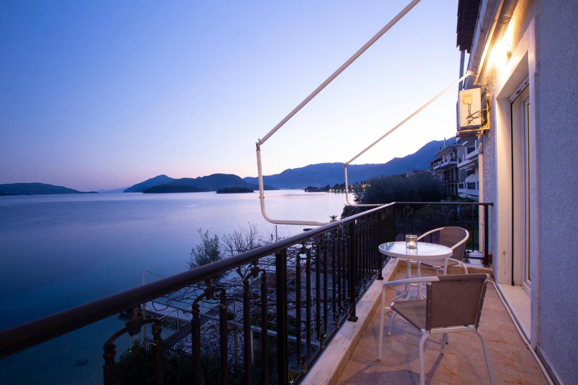 Agoritsa Beachfront With Its Own Pontoon Apartment