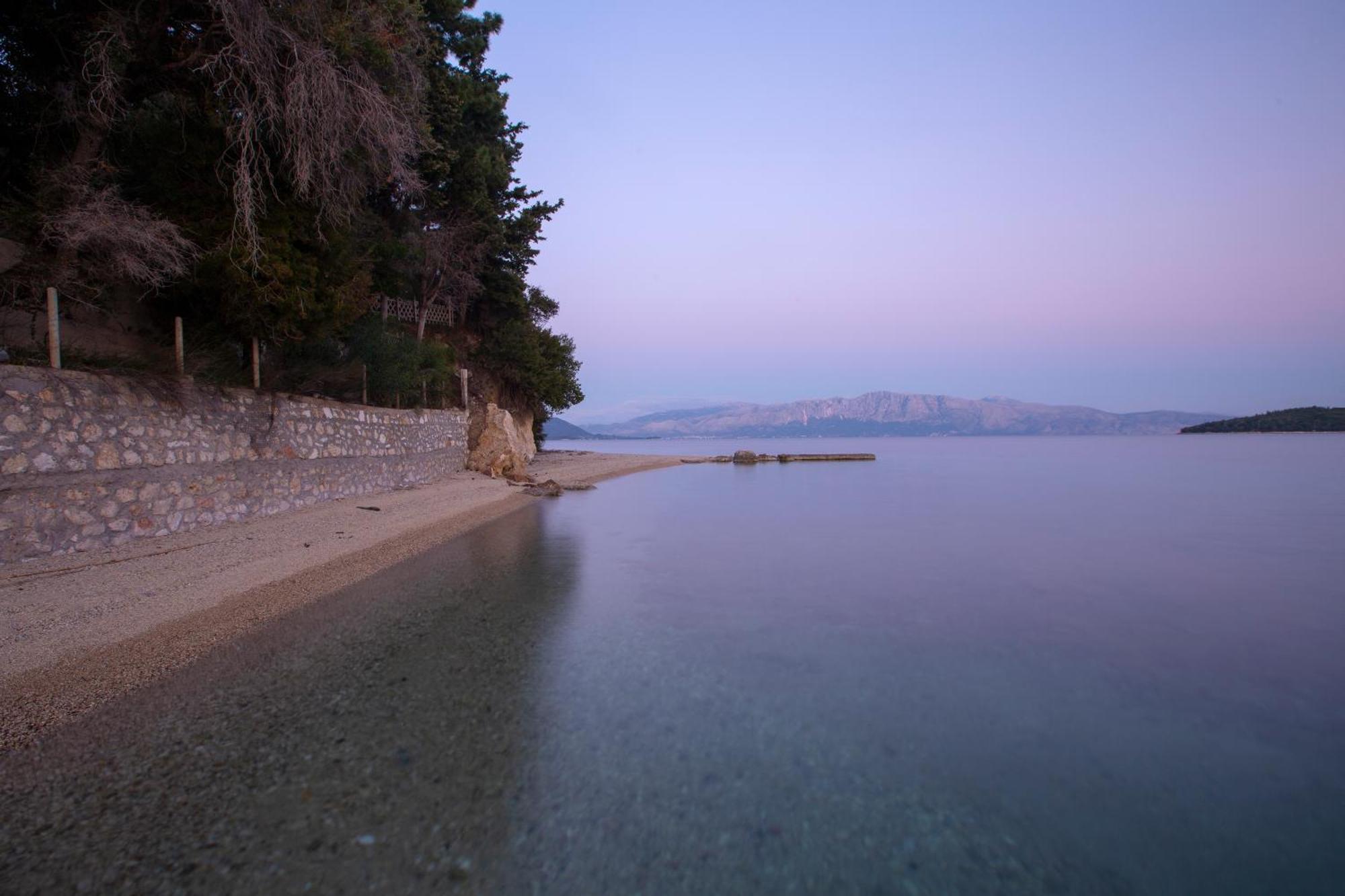 Agoritsa Beachfront With Its Own Pontoon Apartment