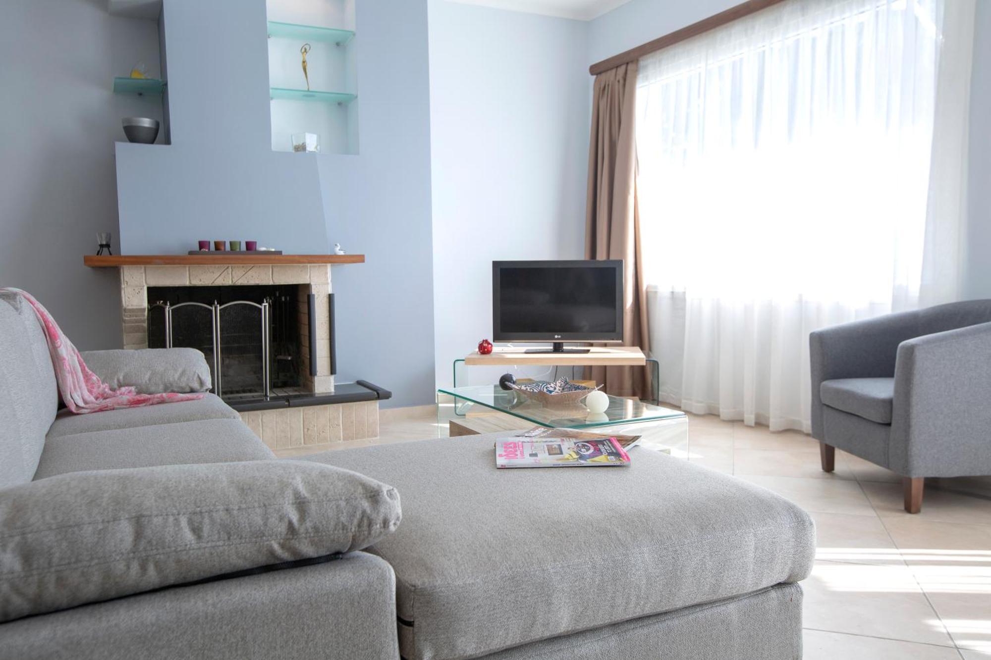 Apartment Agoritsa Beachfront With Its Own Pontoon
