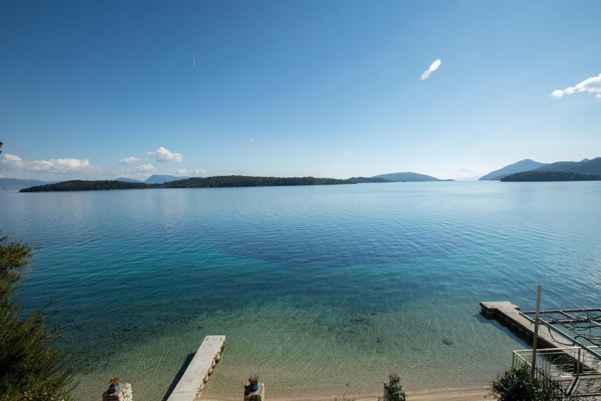 Agoritsa Beachfront With Its Own Pontoon Apartment