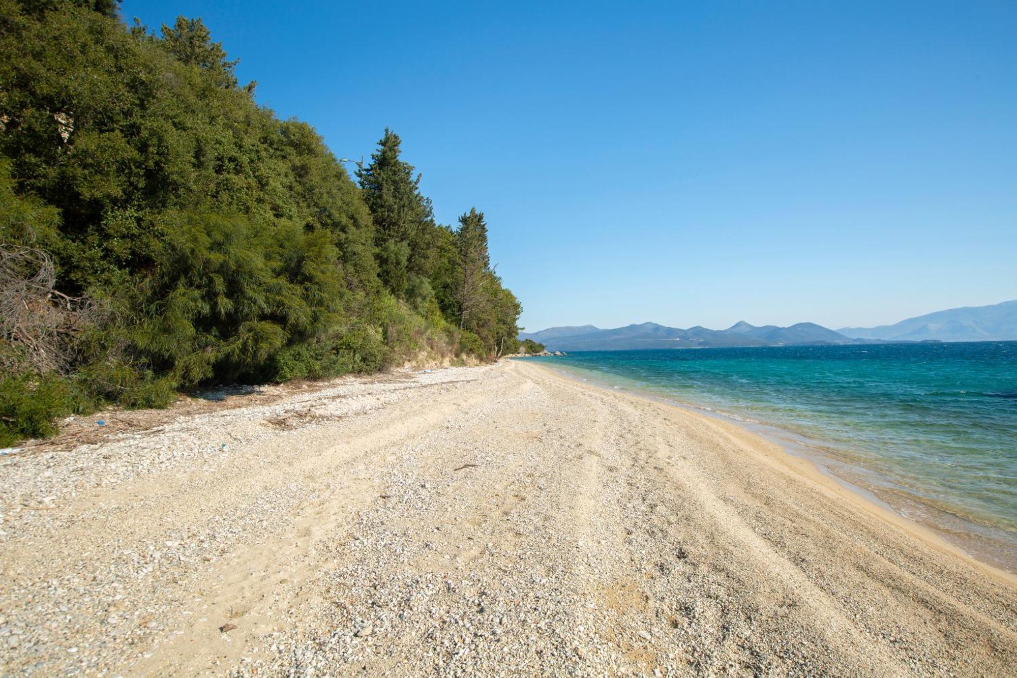 Agoritsa Beachfront With Its Own Pontoon Apartment Nydri (Lefkada)