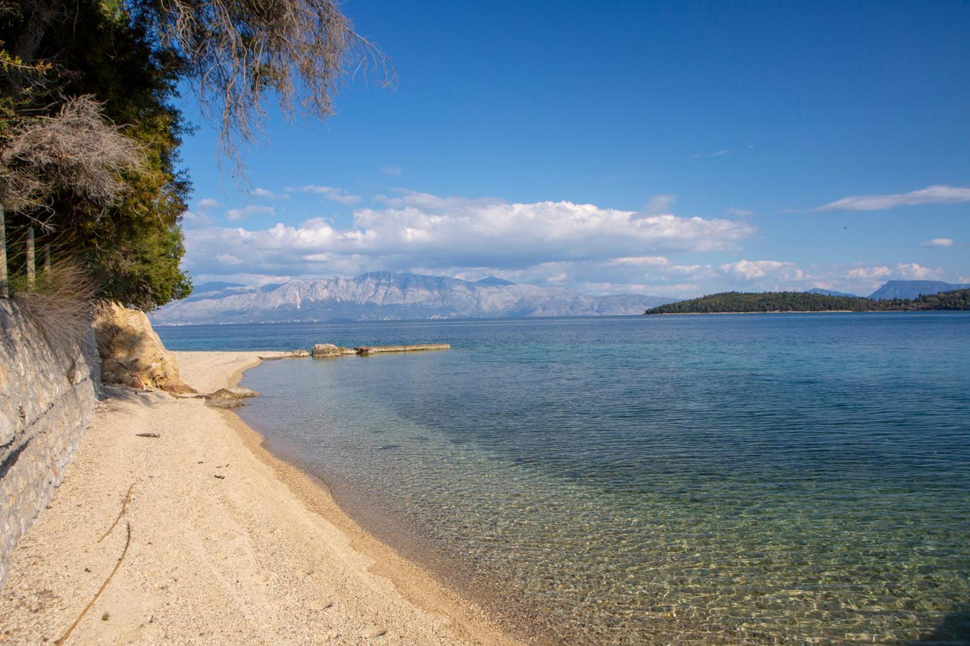 Agoritsa Beachfront With Its Own Pontoon * Nydri (Lefkada)