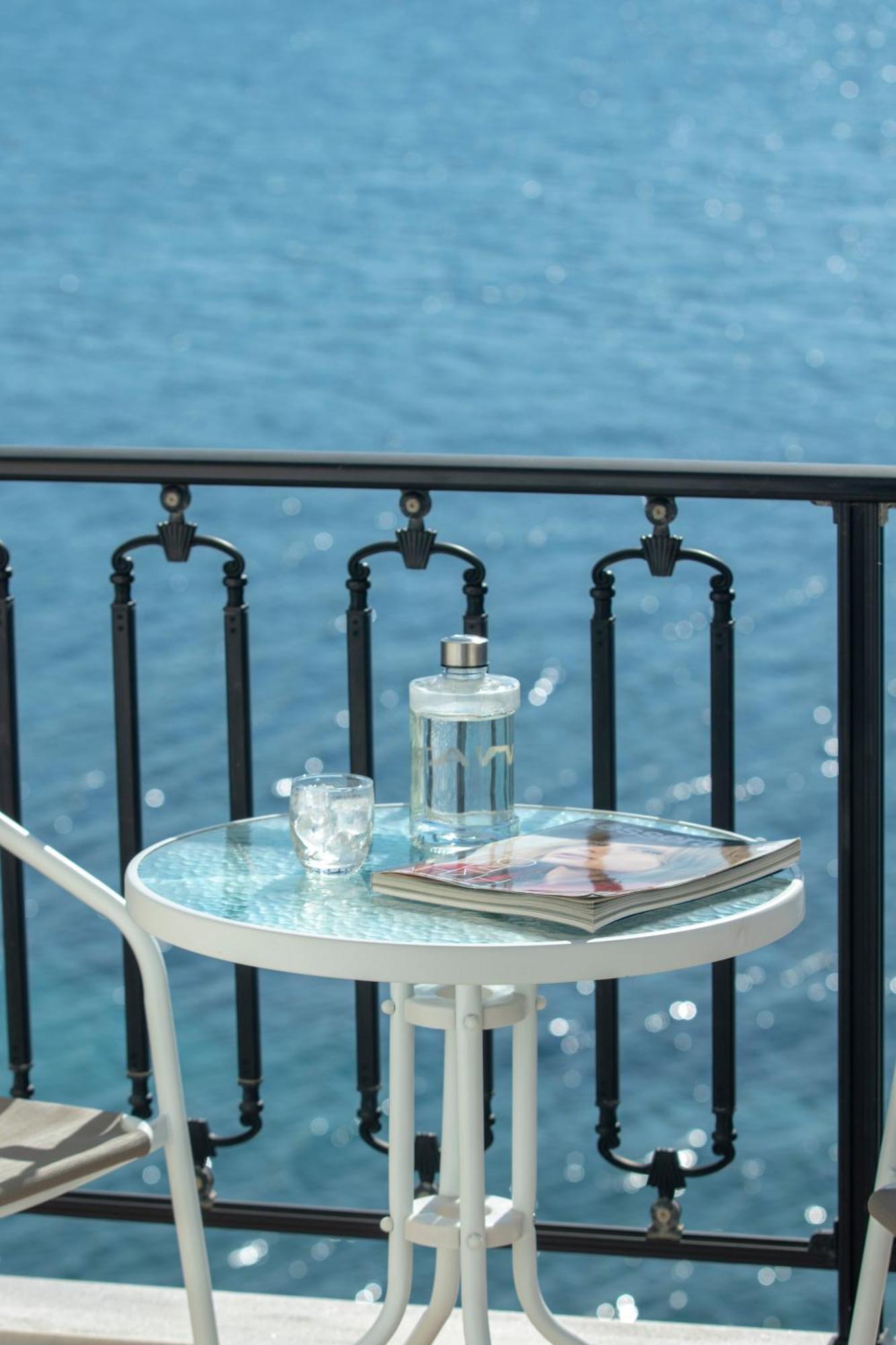 Apartment Agoritsa Beachfront With Its Own Pontoon *