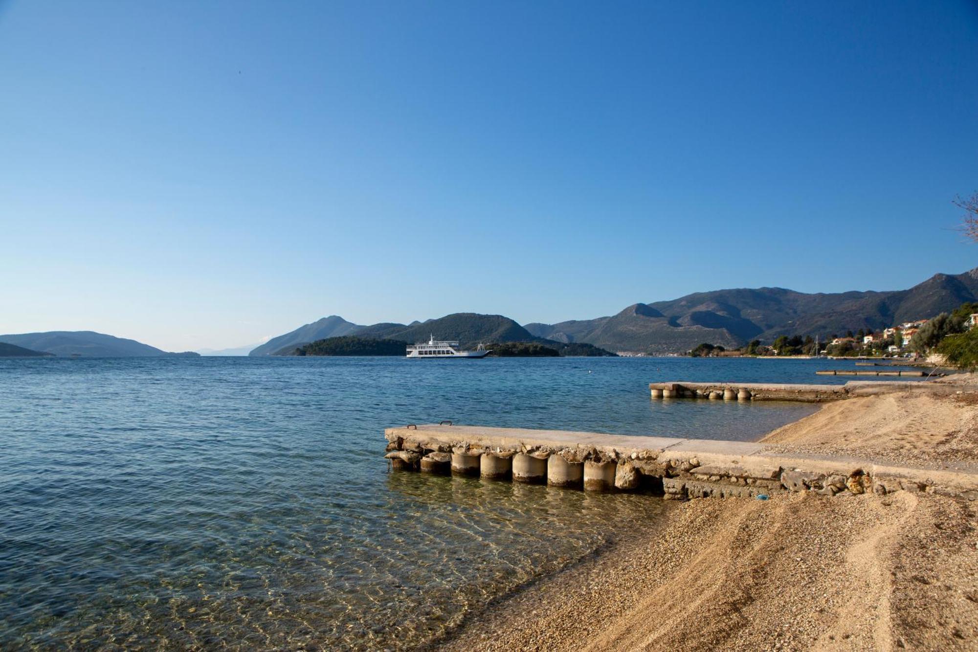 Agoritsa Beachfront With Its Own Pontoon Nydri (Lefkada)