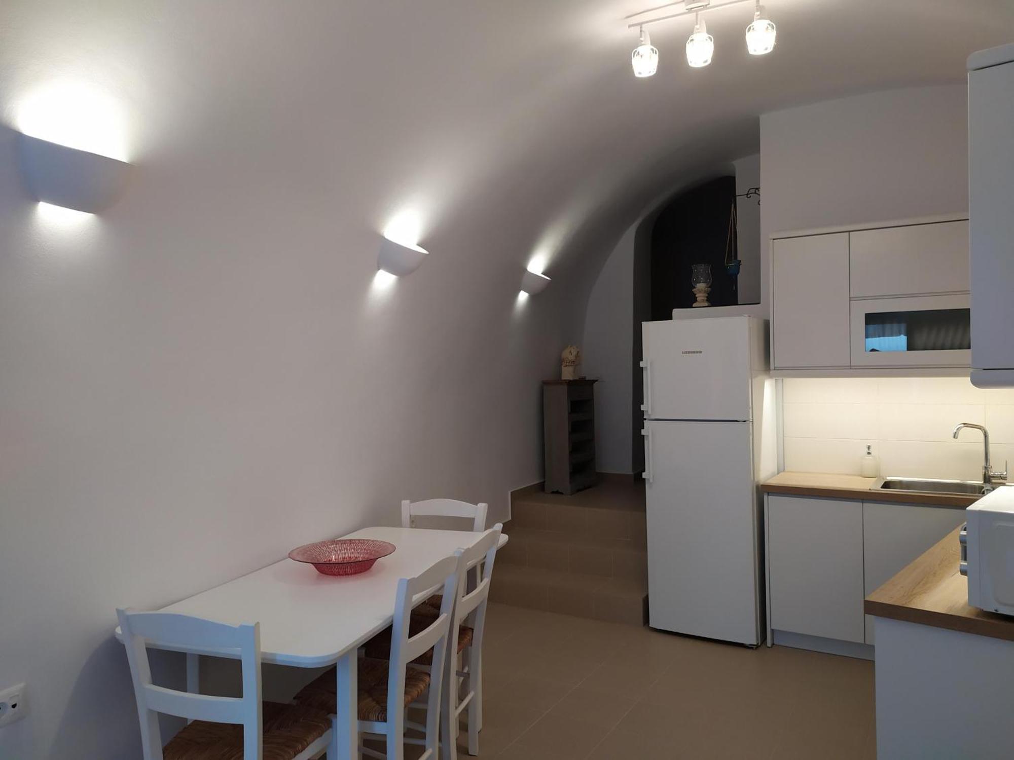 Santorini Cave * Exo Gonia