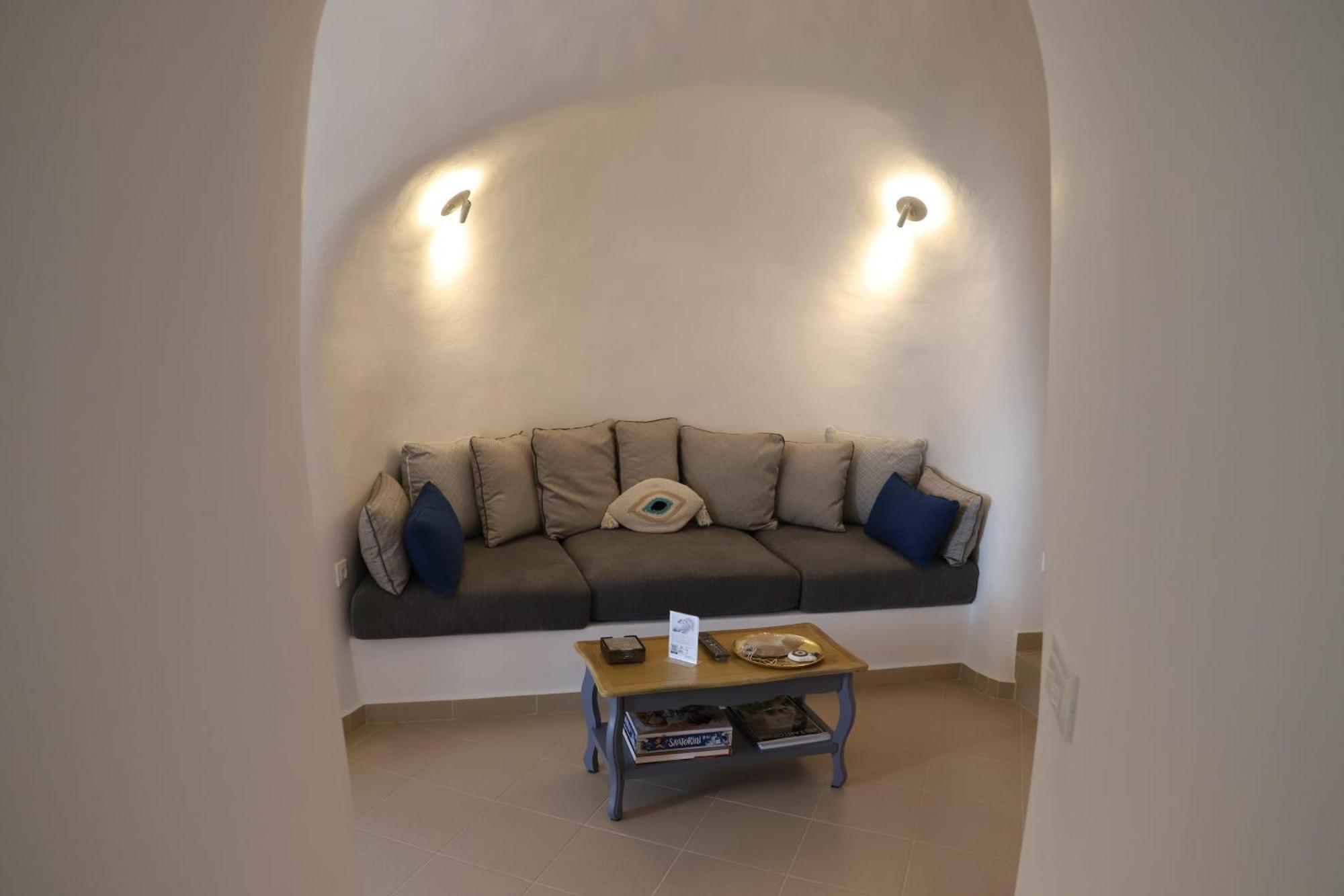 Santorini Cave Holiday home Exo Gonia
