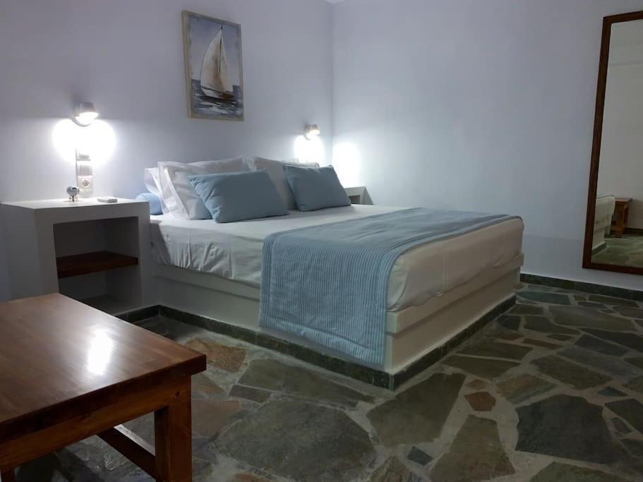 Verros Suite: Private In Unique Pool *