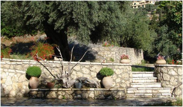 Galanos Aparthotel 2*
