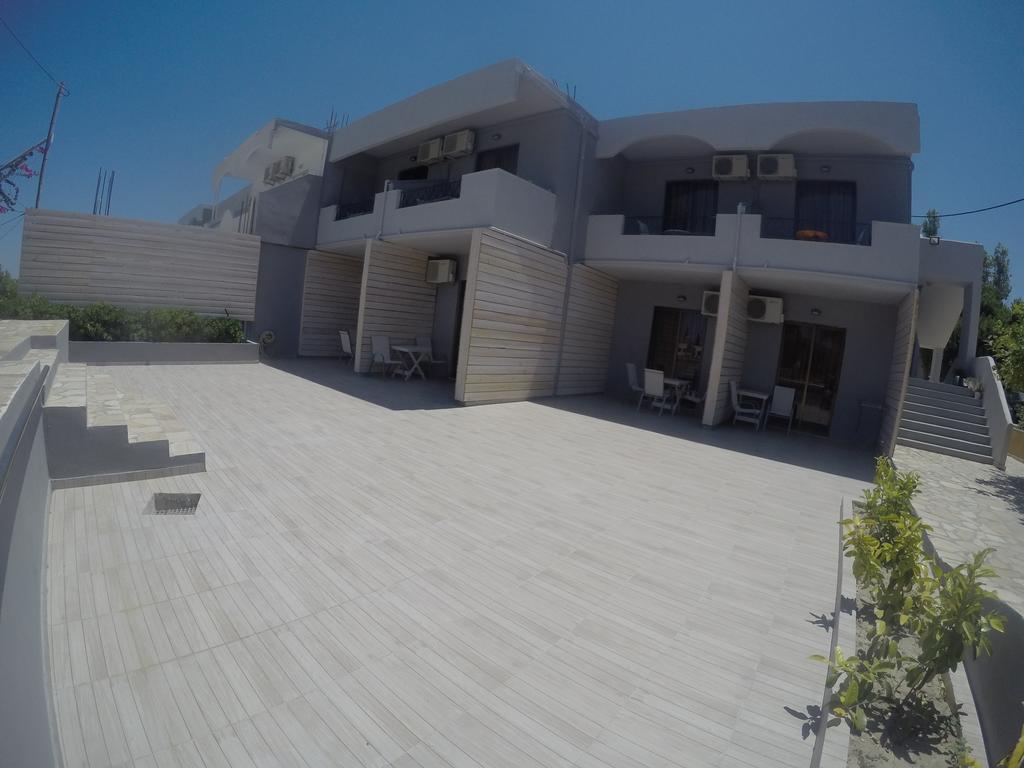 Yianna Apartment