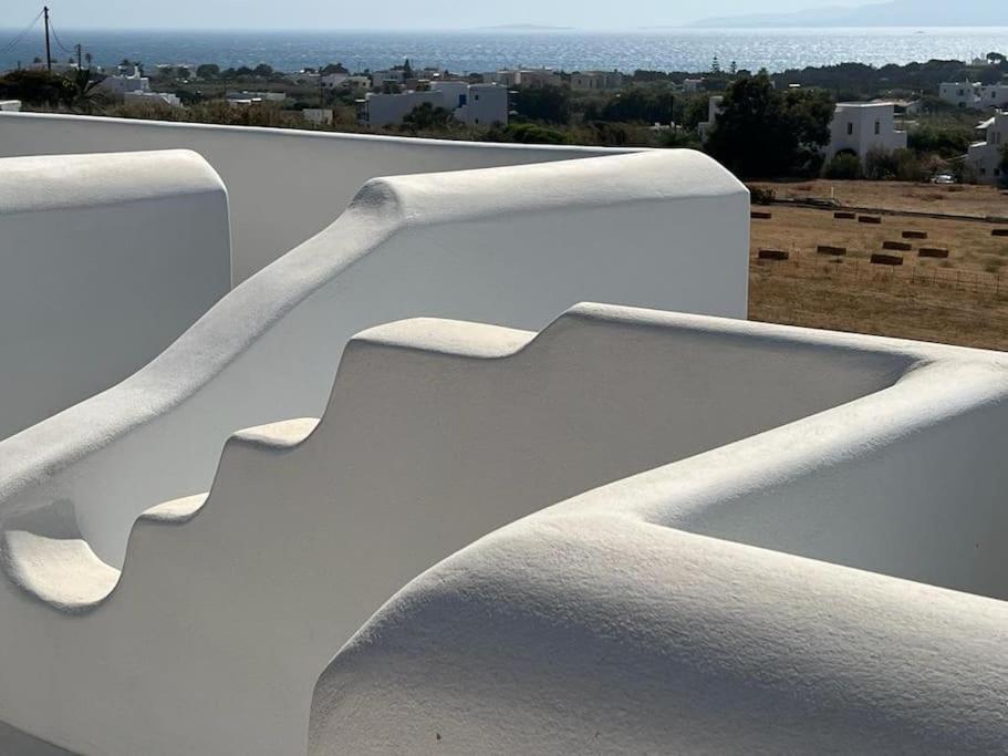 White Nadora Naxos Agia Anna (Naxos)
