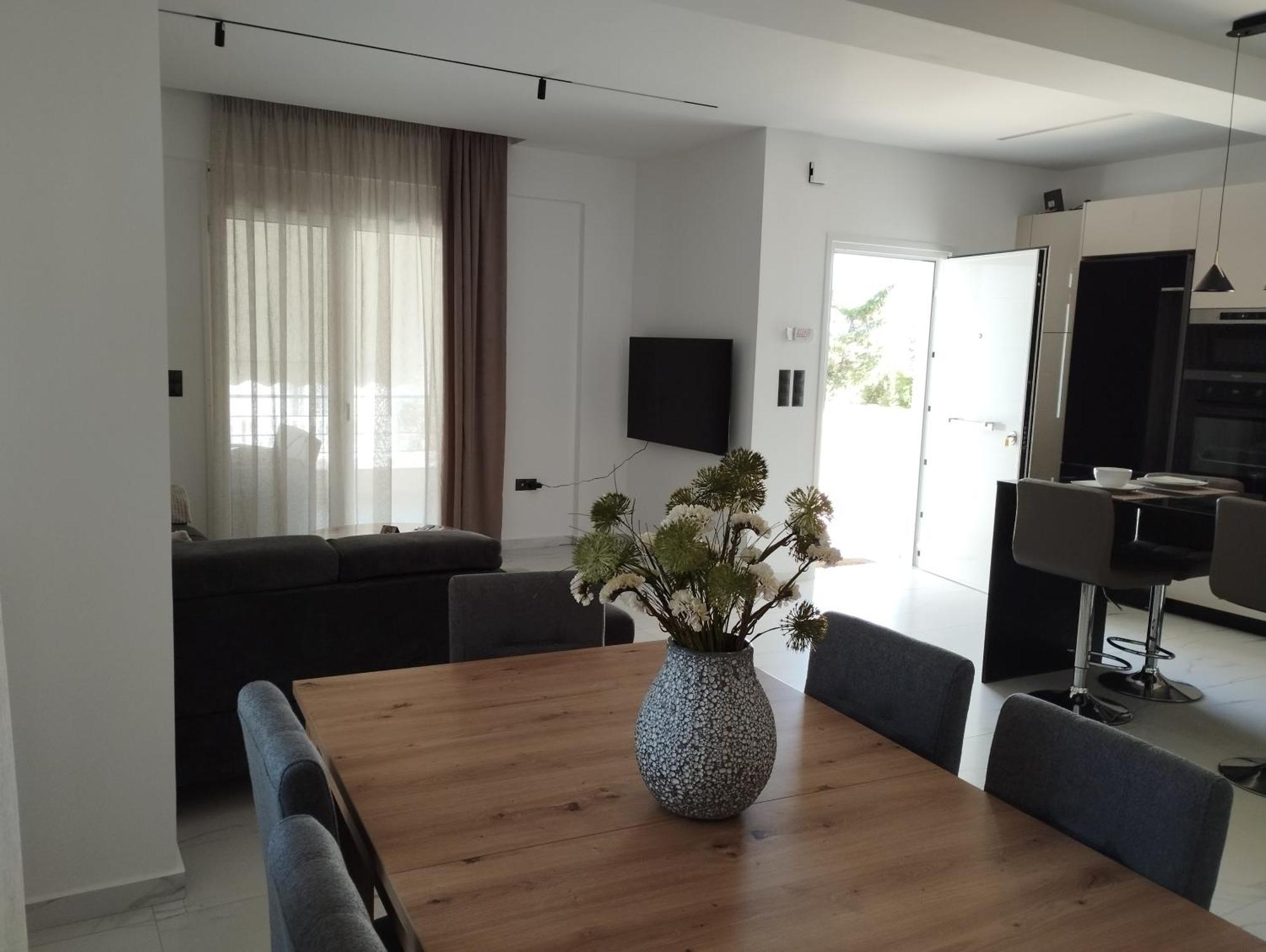 Emerald Apartment Perigialion
