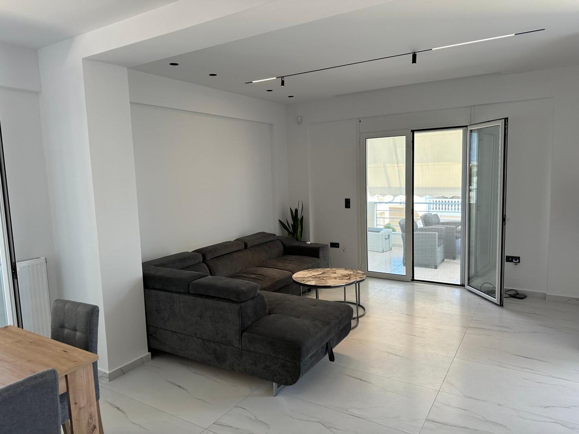 Emerald Apartment *